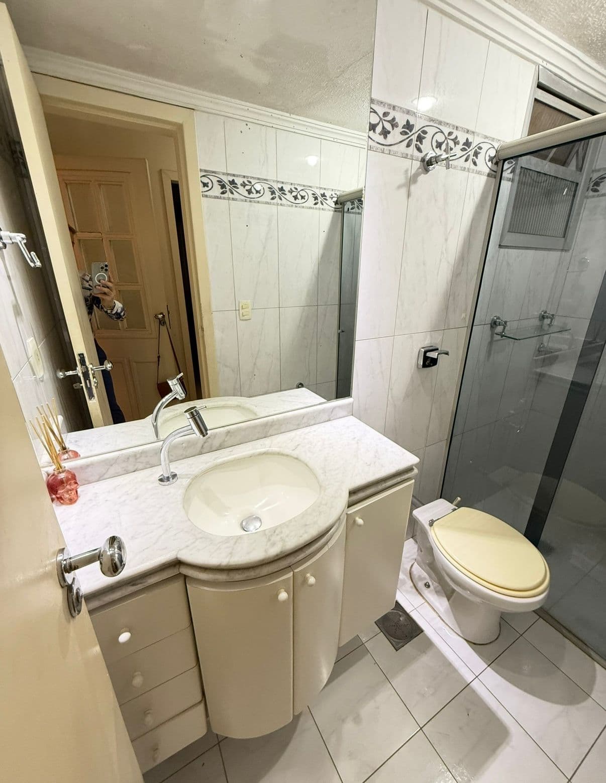 Lindo Apartamento Reformado 3 Quartos no Bueno