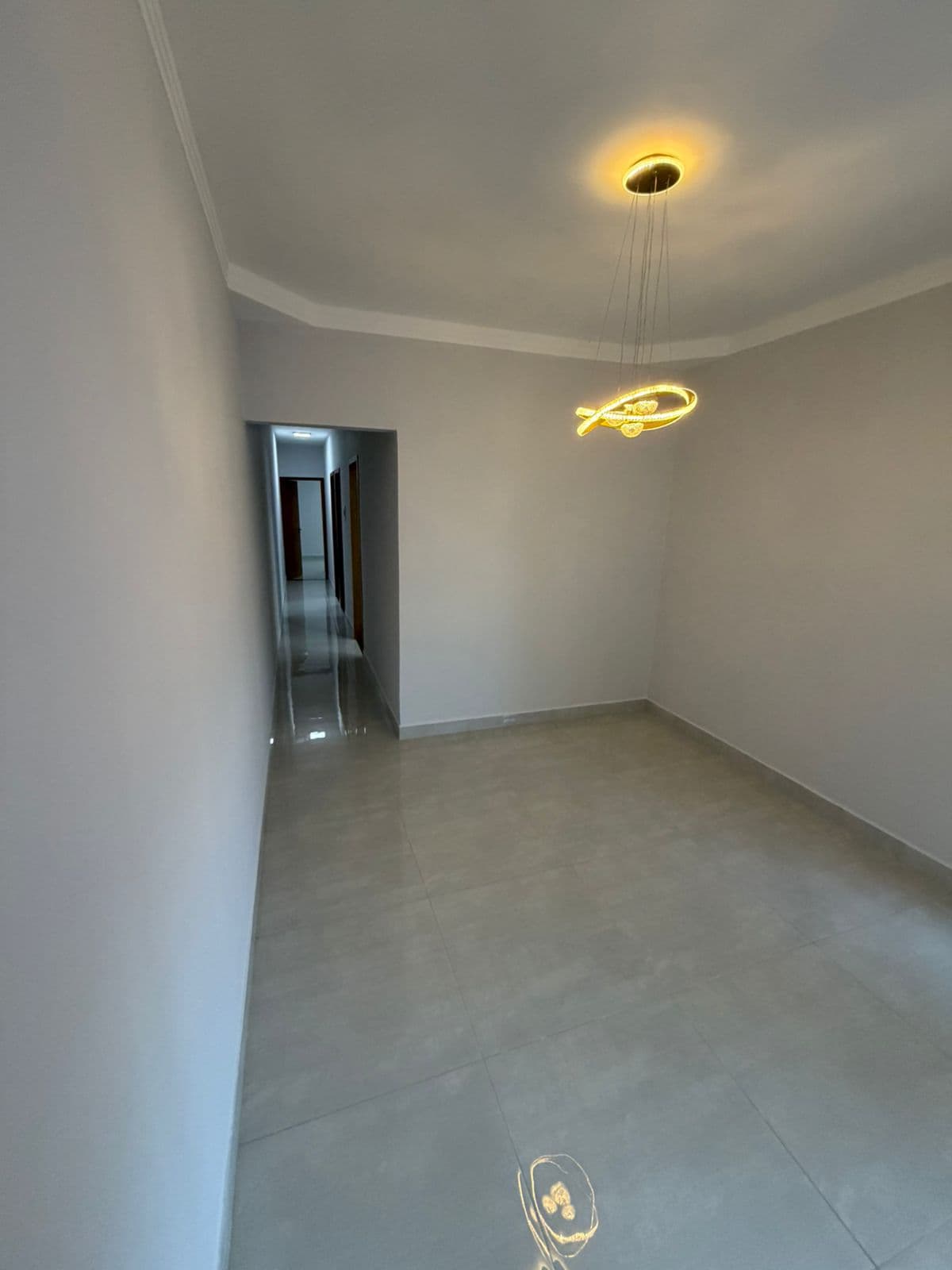 CASA À VENDA EM SENADOR CANEDO – REGIÃO CENTRAL