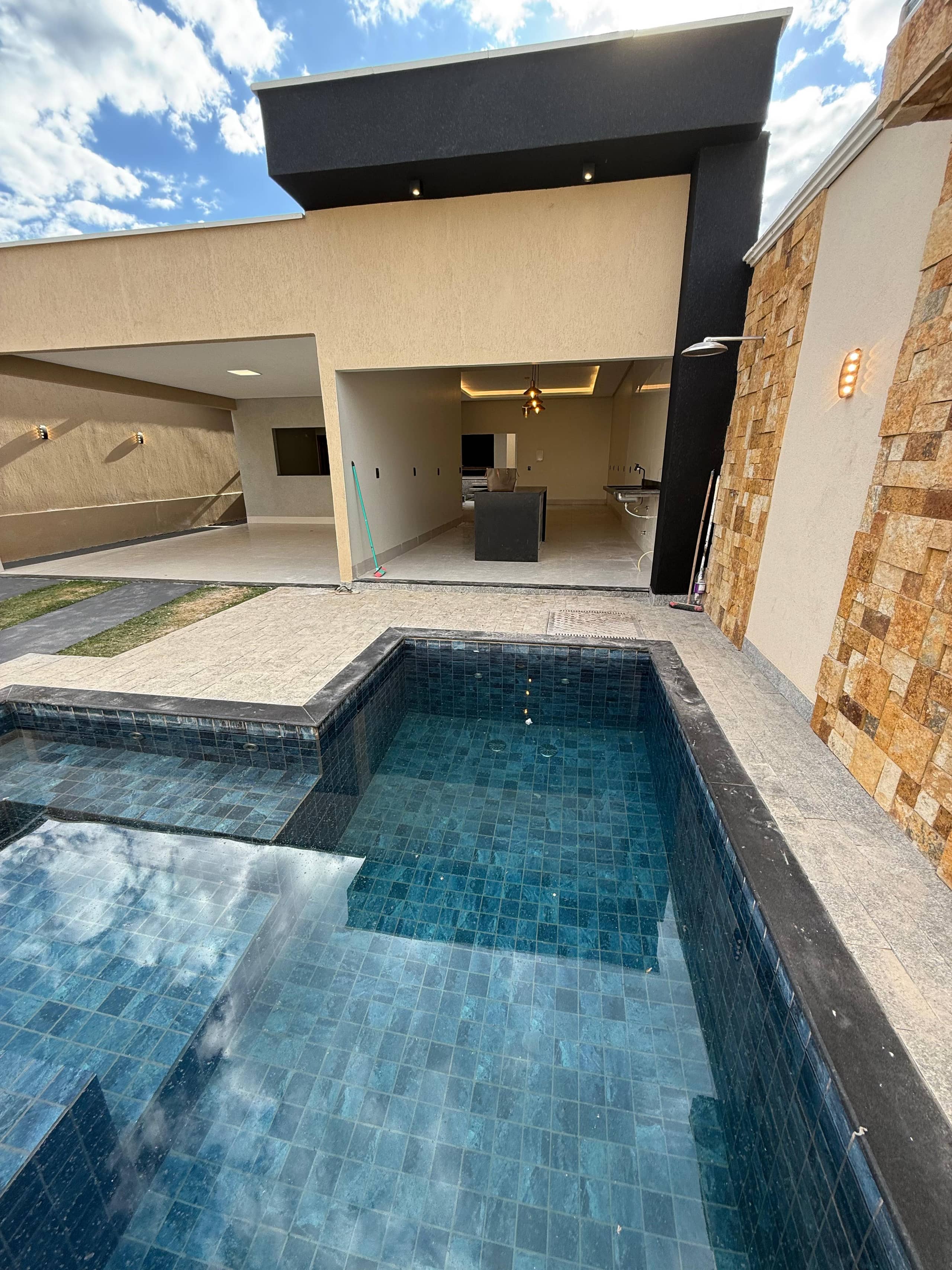 CASA - ALTO DO VALE