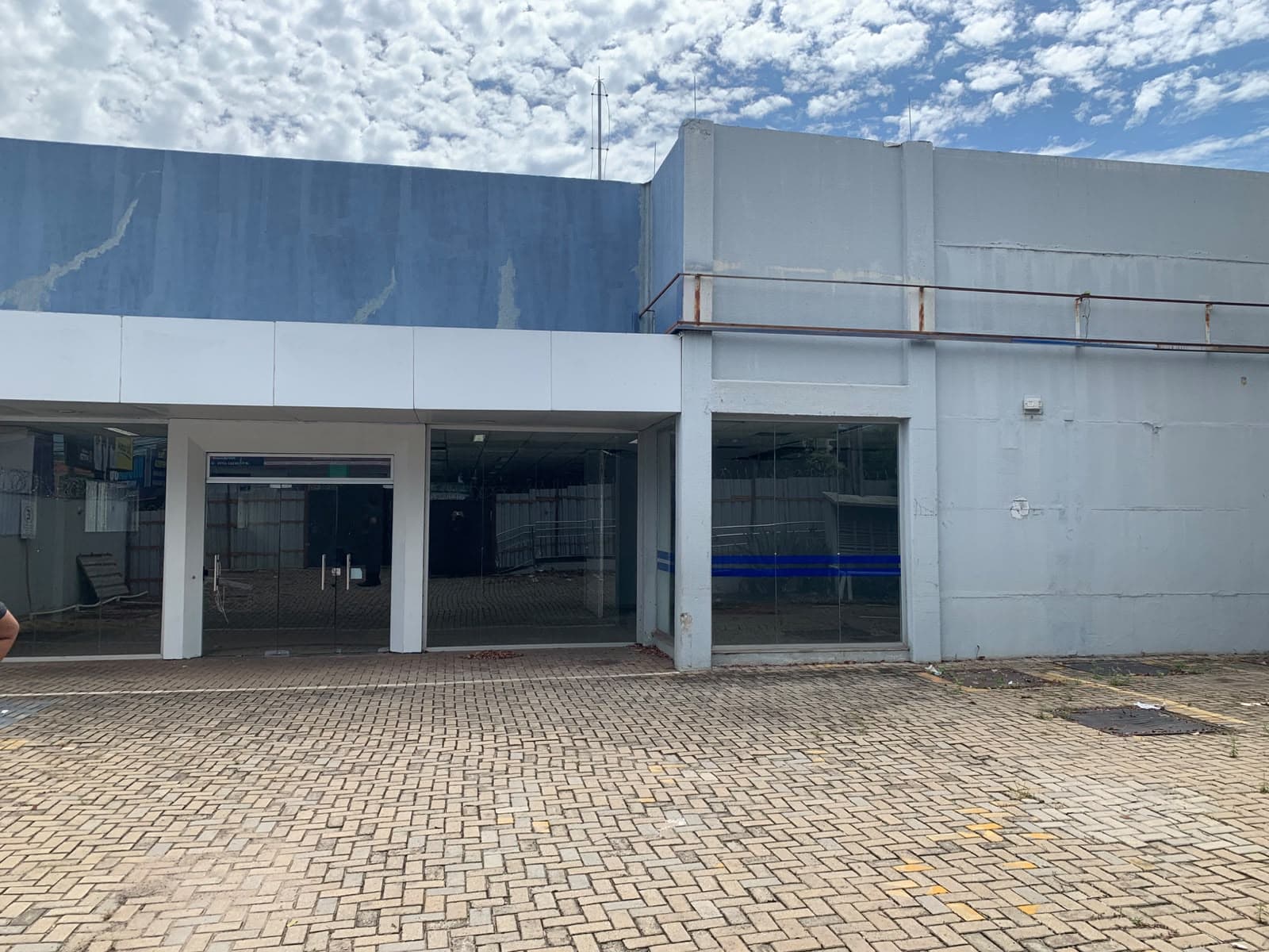 Galpão Jardim Novo Mundo 650 m² com Estacionamento Próprio