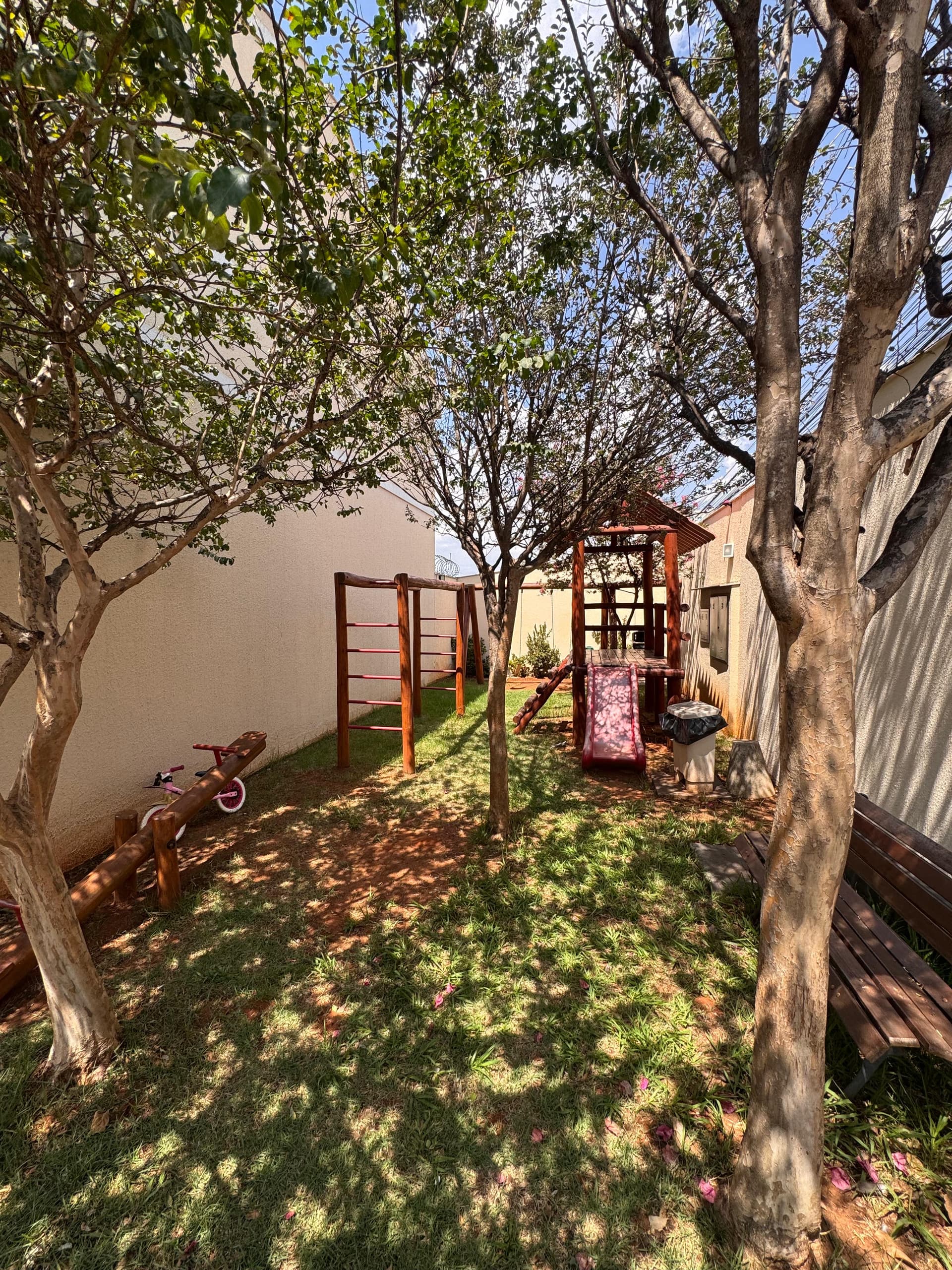 Casa com 3 Quartos, Suíte, Escritório, 140 m² com Armários, energia fotovoltaica- Aparecida Goiana