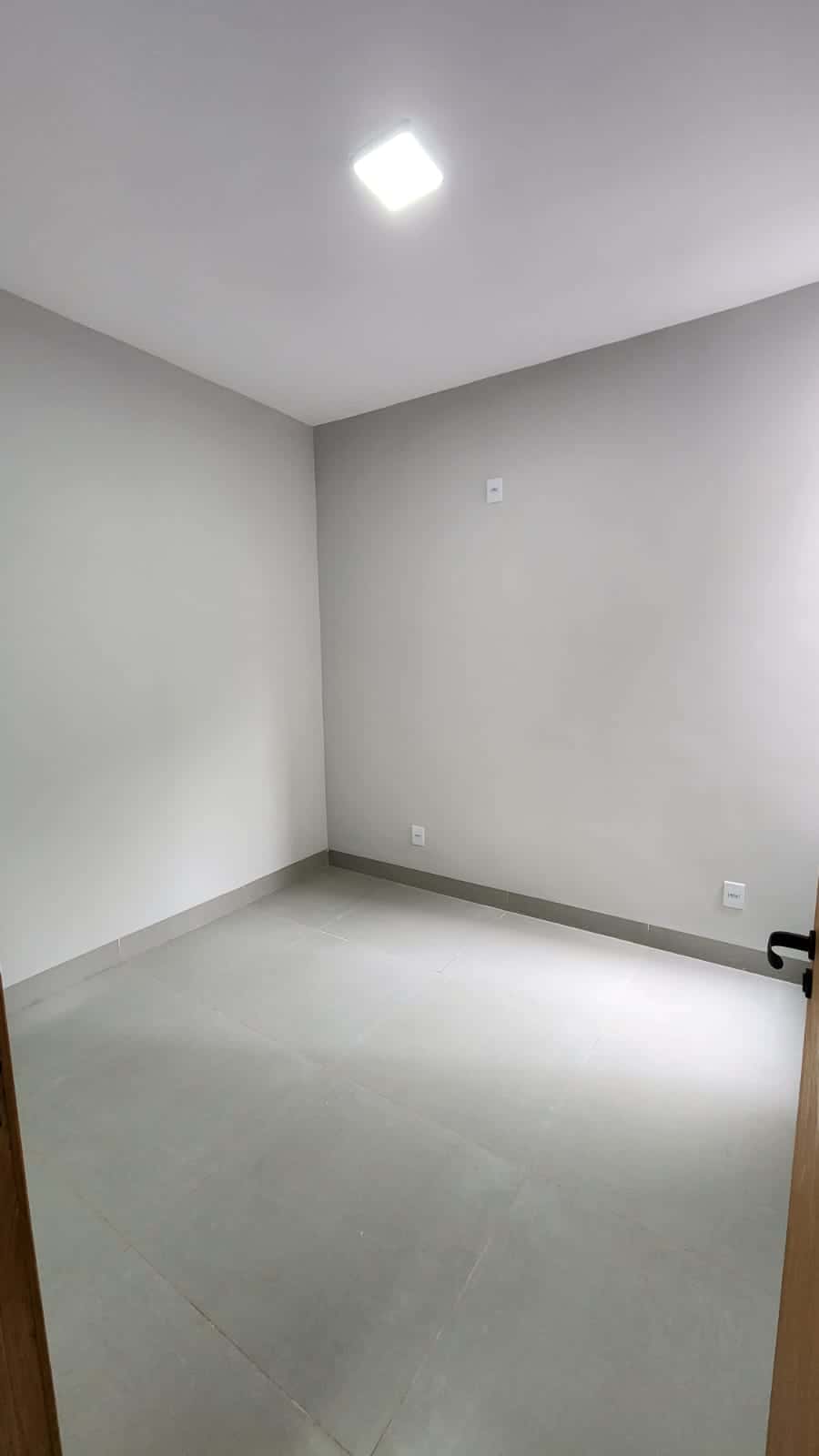 Casa Nova 3 Quartos, uma suíte com Quintal. João Braz-Goiania