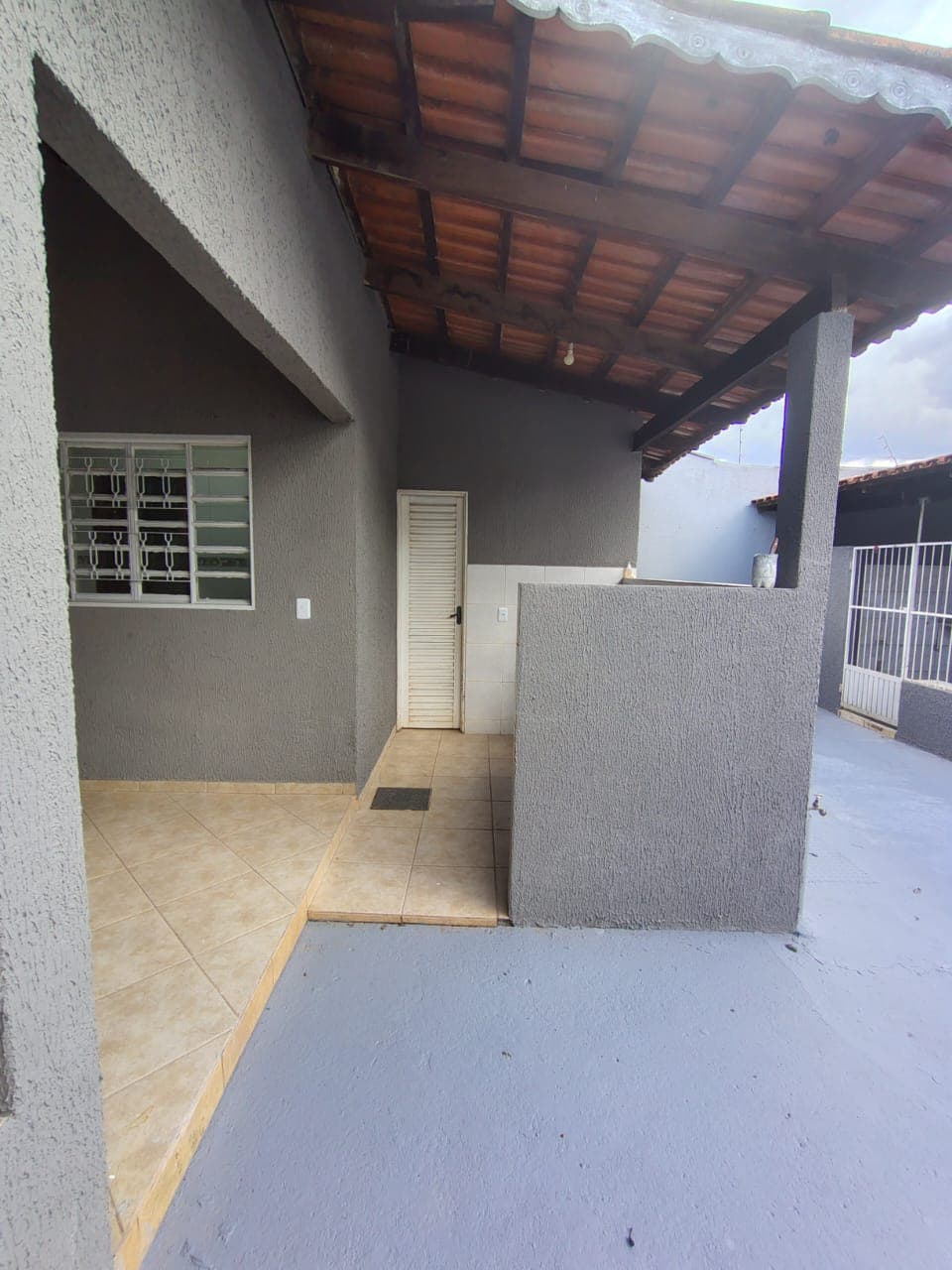 Casa 3 Quartos com Suíte + Barracão no Parque Oeste Industrial Casa Ampla 245m² com Barracão e Garagem – Parque Oeste