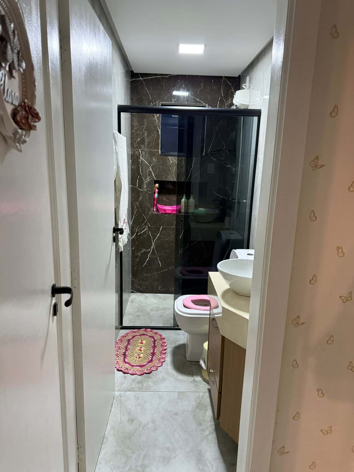 Casa sobrado 4 Suítes, Piscina e Completa em Armários 300m² de construção