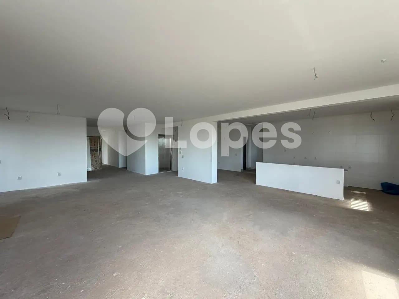 Apartamento 4 Suítes no Setor Oeste | Próximo à Praça do Sol e Lago das Rosas