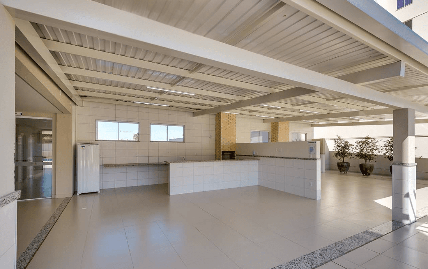 Lindo apartamento semi-mobiliado no Residencial Serra das Areias ao lado do Buriti Shopping.