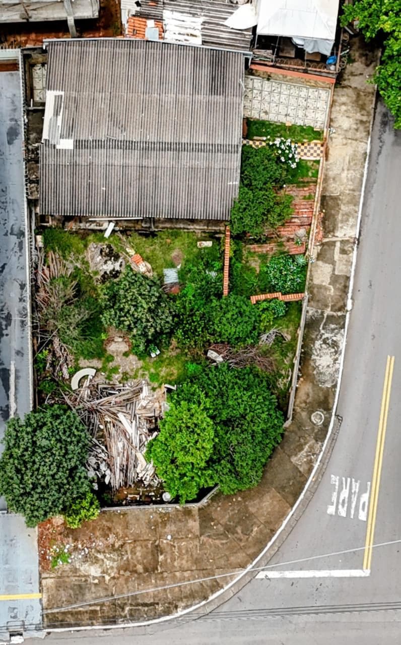 LOTE ST LESTE UNIVERSITÁRIO COM CASA 2 QUARTOS
