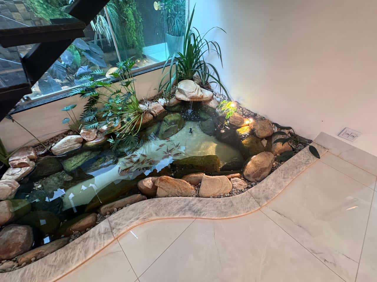 Sobrado com 4 quartos à venda, 338m² - Jardins Madri