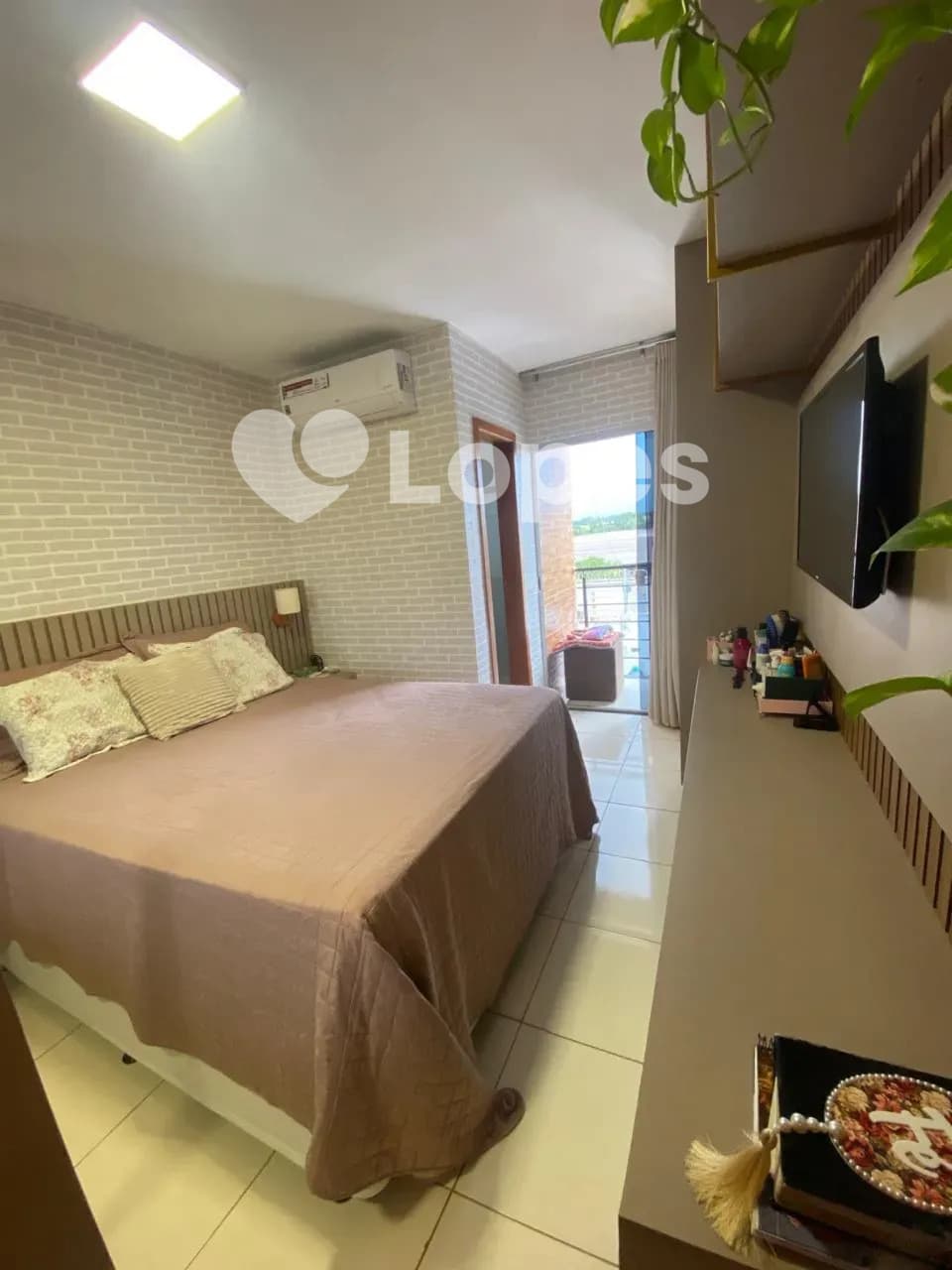 Sobrado no Setor Jardim São José | 2 Suítes | Mobiliado e Decorado