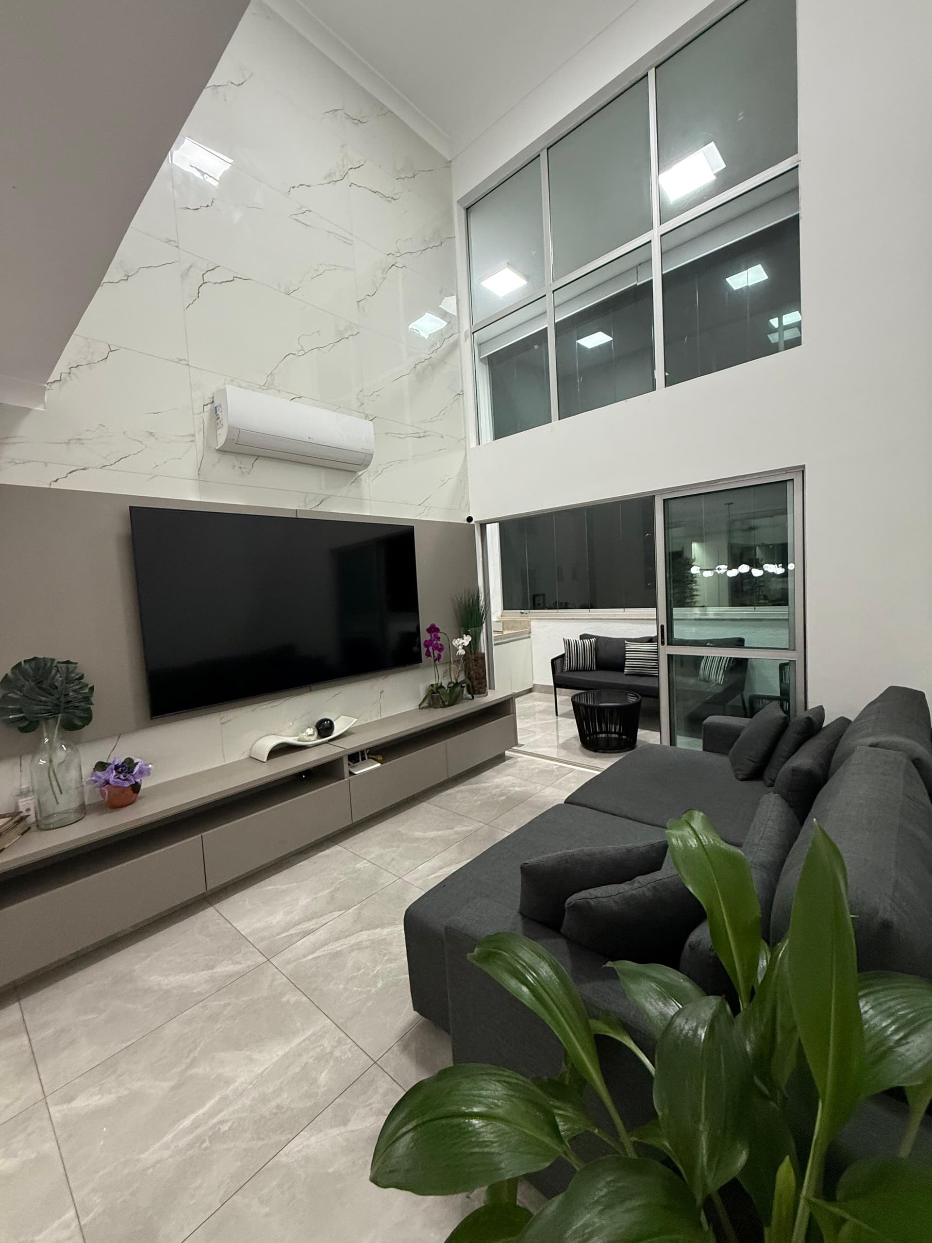 Apartamento à venda no Jardim Goiás Condomínio Mahatma Gandhi Com 105m² 3 suítes