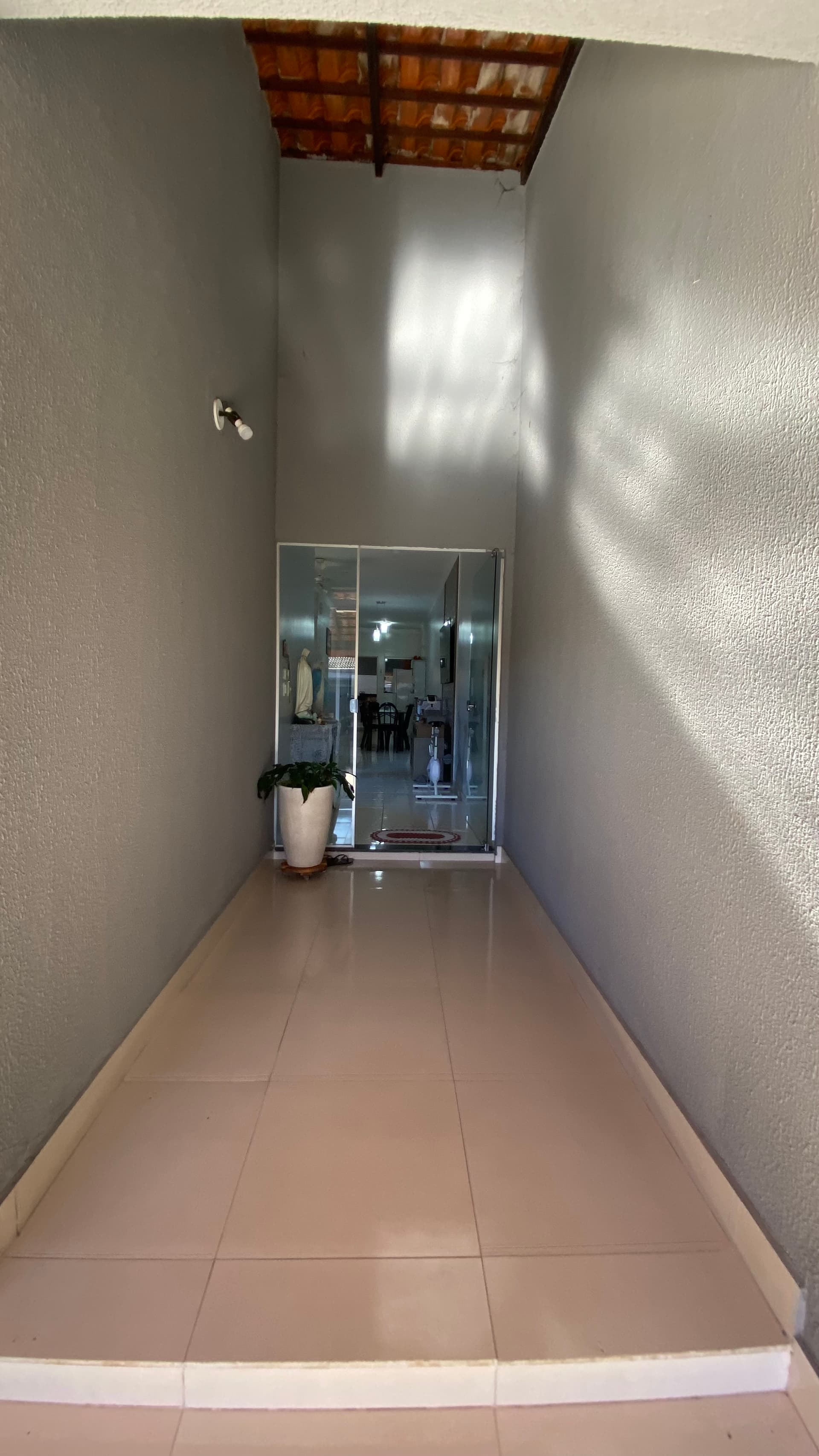 Casa com 3 quartos no Residencial Alphaville