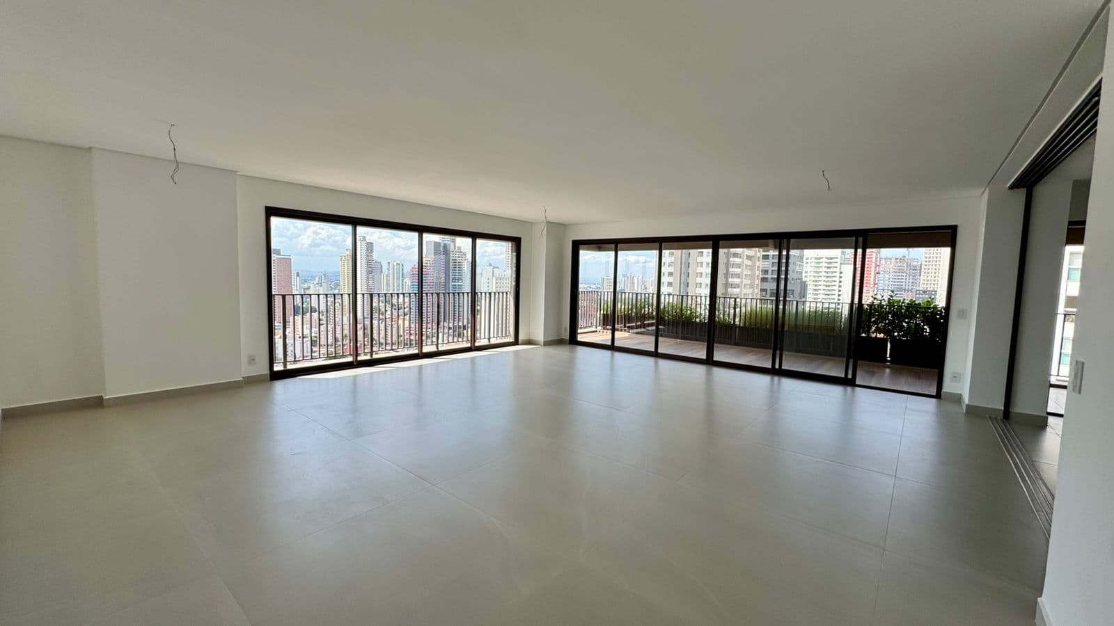 APARTAMENTO À VENDA NO SETOR BUENO DECK 23
