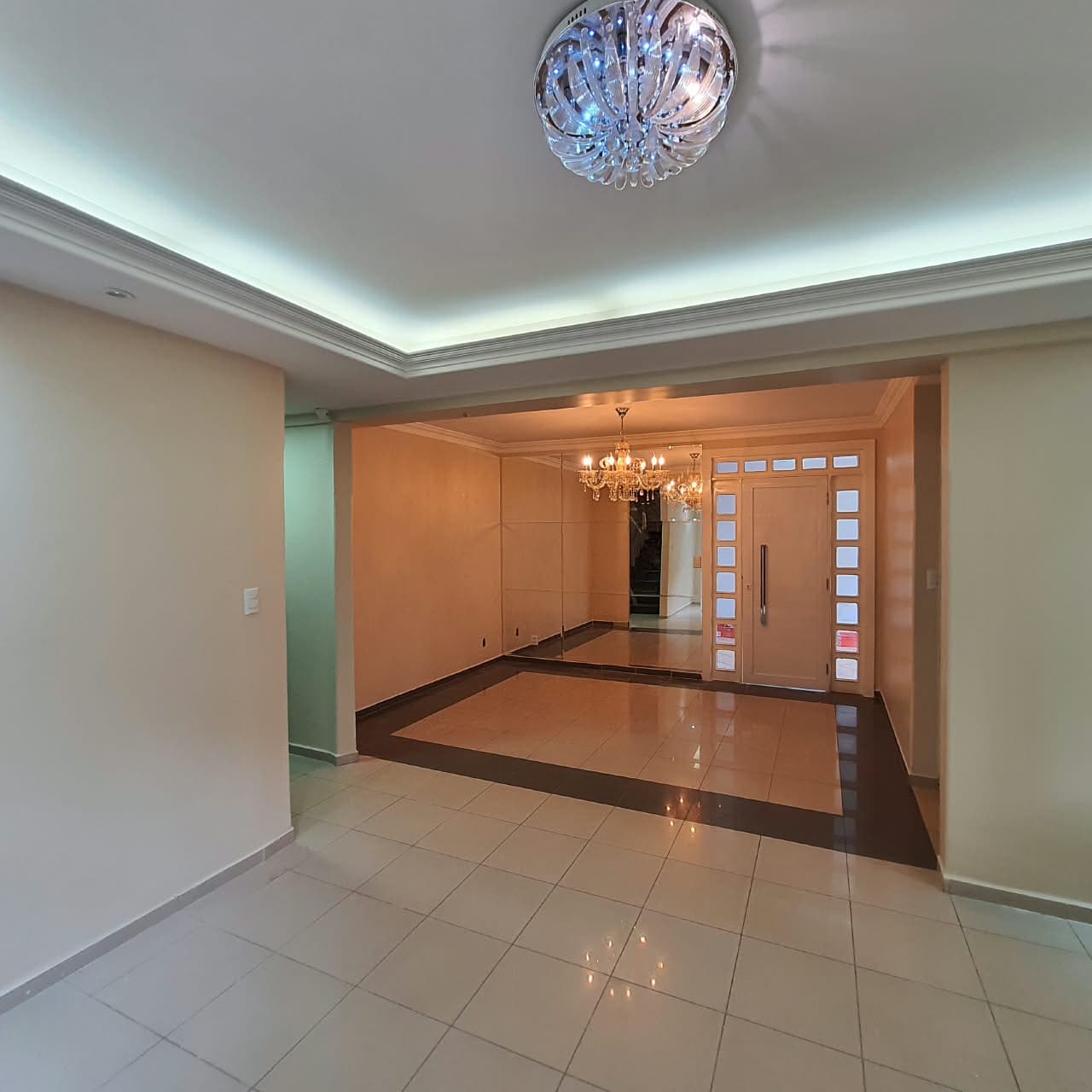 Sobrado 4/4, sendo 1 suíte, 310 m2, Jardim América