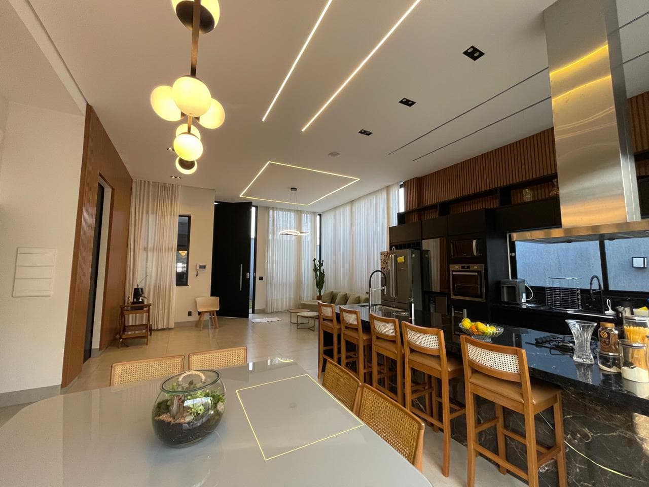Sobrado de Alto Padrão 4 Quartos 229m² Vila Sul – Aparecida de Goiâni