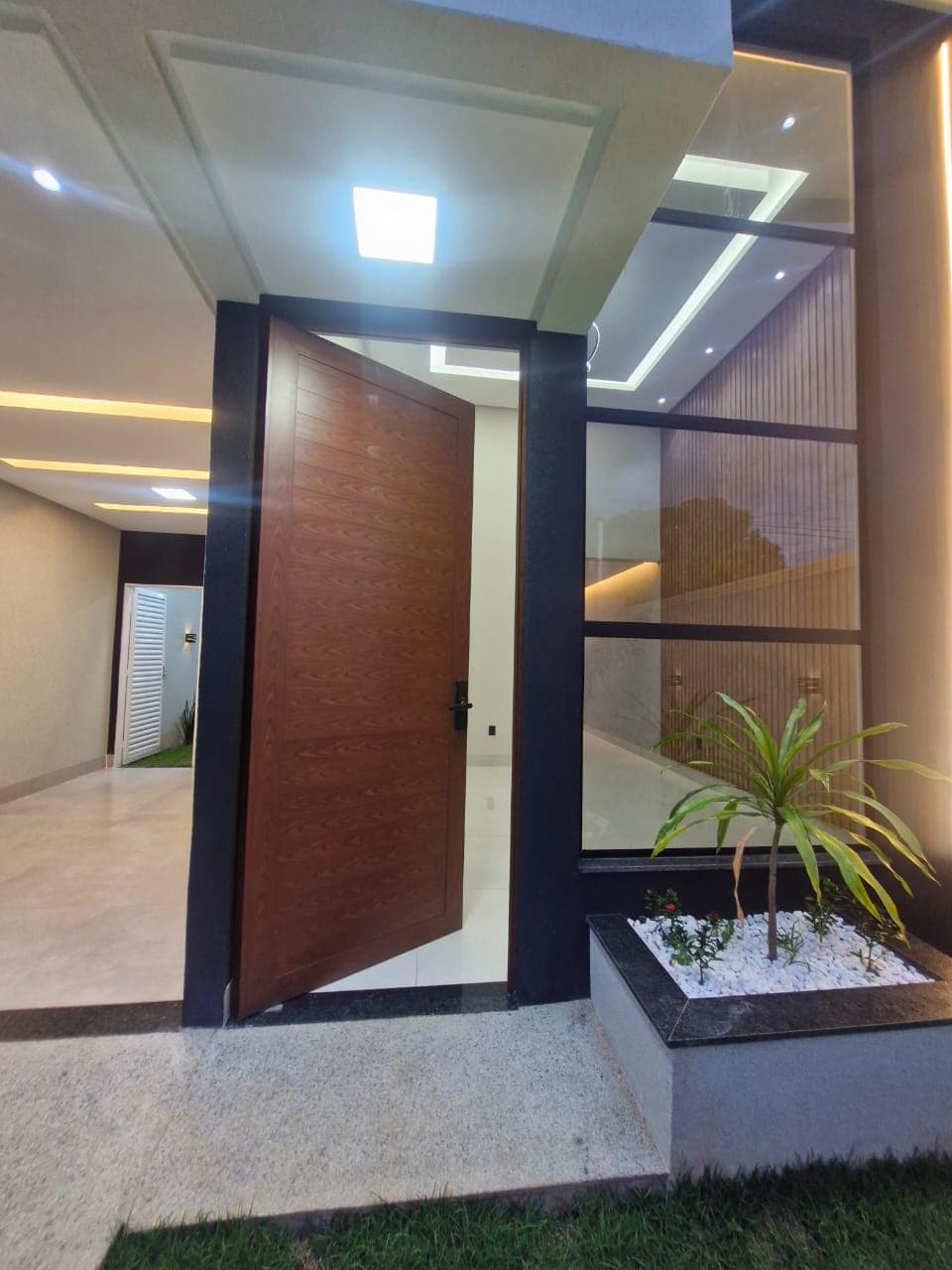 Casa Alto Padrão 3 quartos (2 suítes) com Piscina Vila Oliveira Ap. de Goiânia