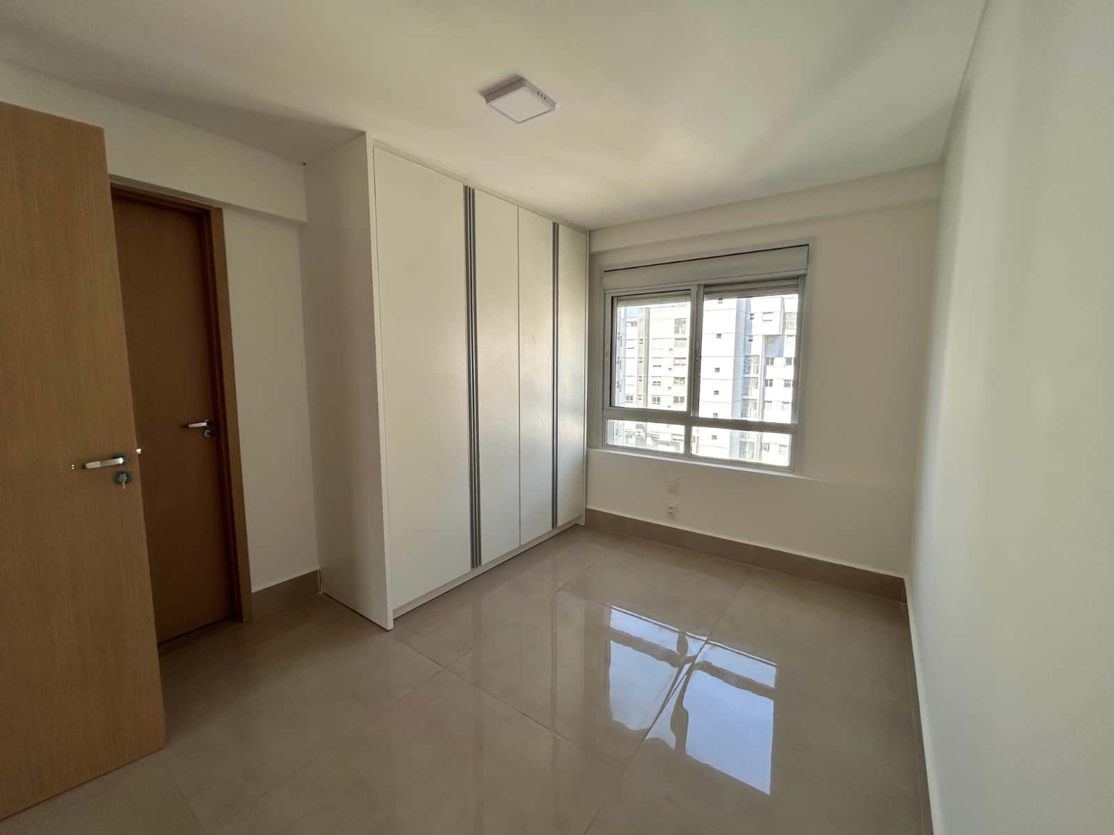 Apartamento com 3 suítes no Setor Bueno