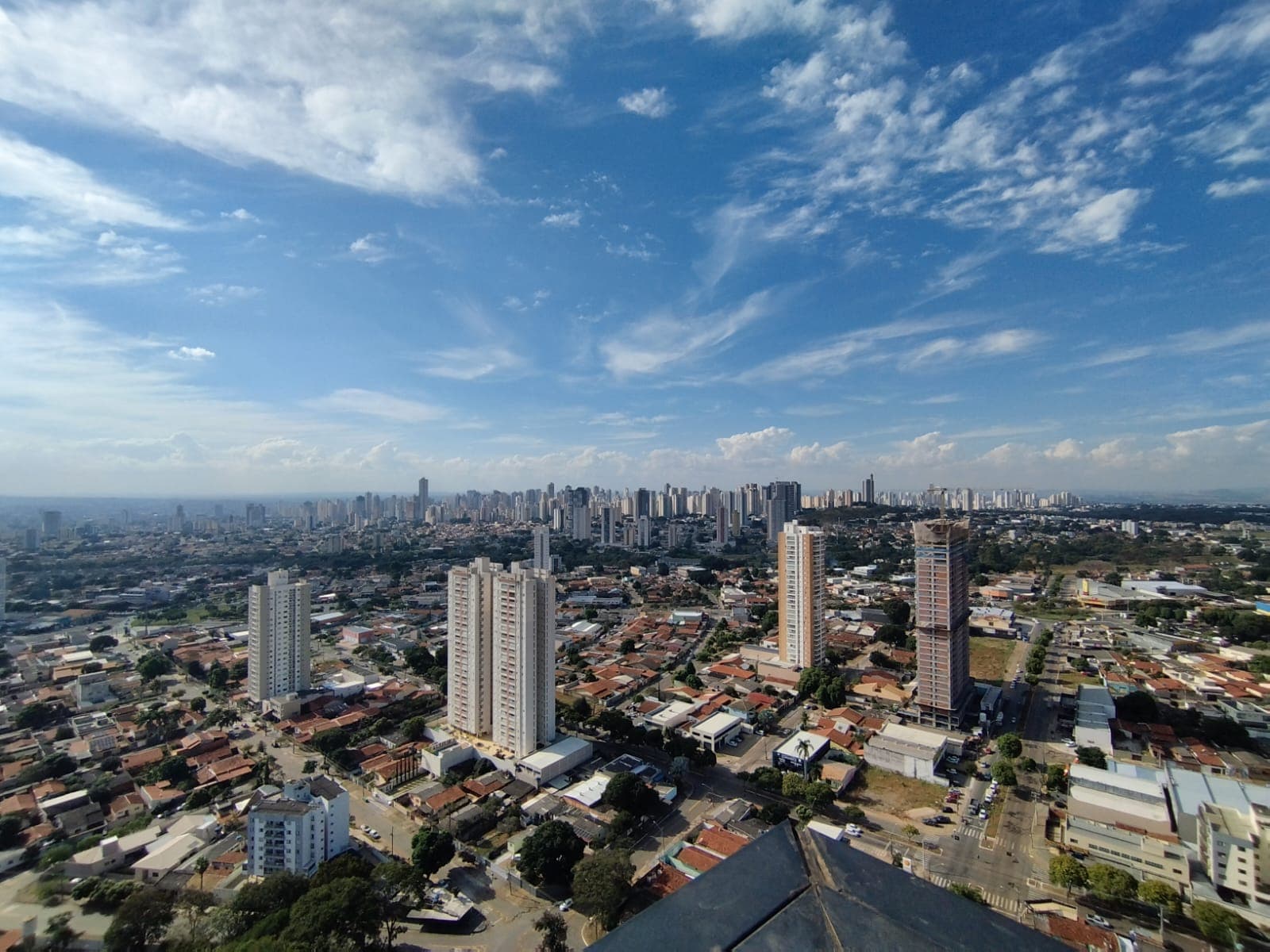 🏡 **LAKE HOUSE – 50 m² | Parque Amazônia | Andar Alto | 1 quarto**