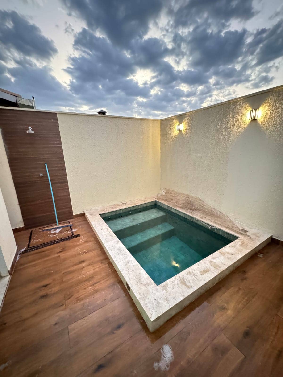 Casa 3Q no Condomínio Parque Ipê (Jardim Guanabara II) | Energia Solar + Piscina