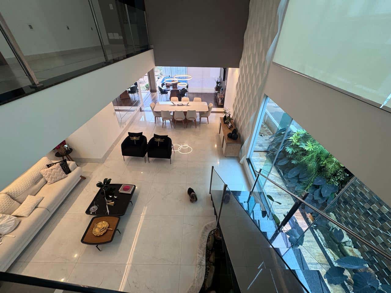 Sobrado com 4 quartos à venda, 338m² - Jardins Madri
