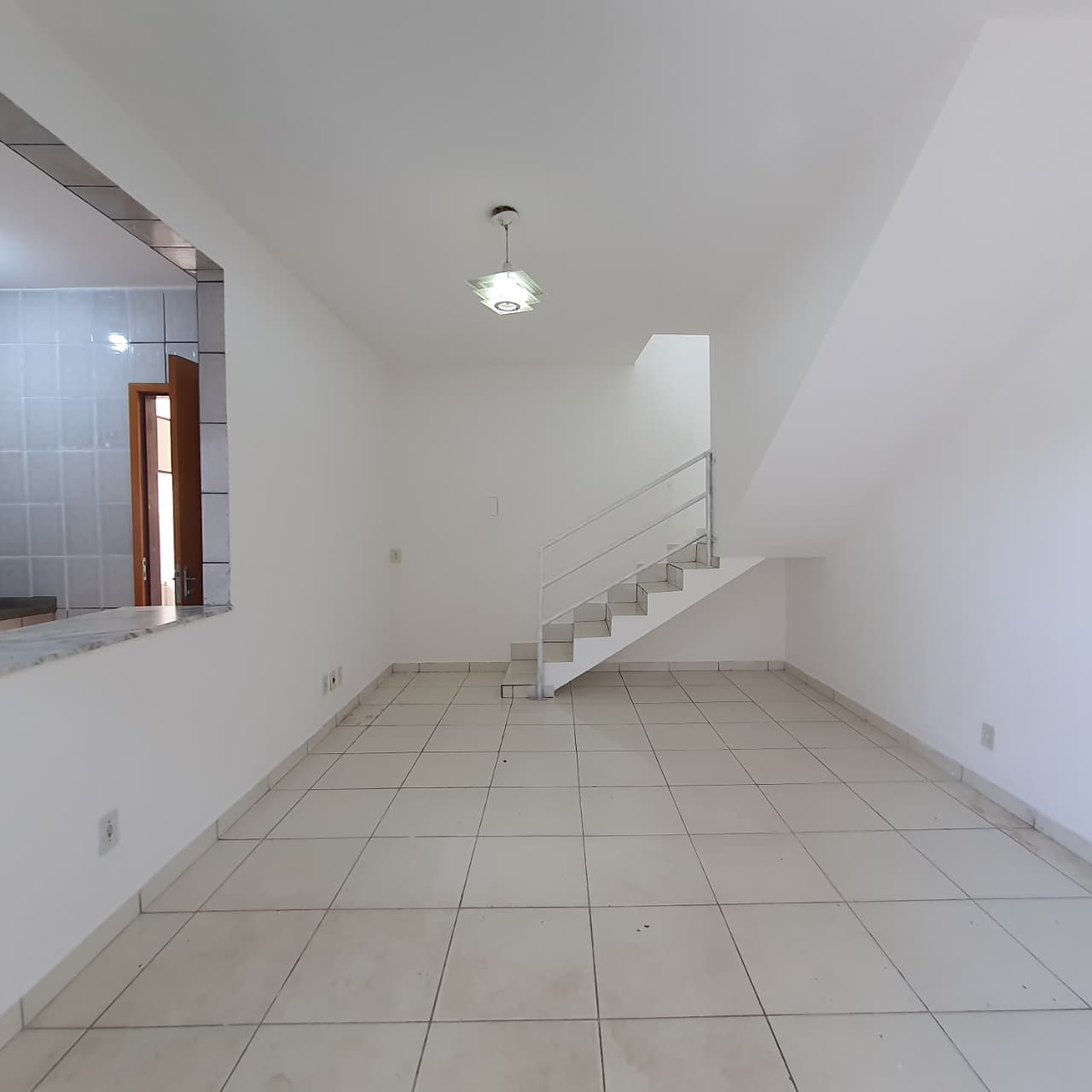 Sobrado com 2/4 no Setor Jd. Planalto - 90m²