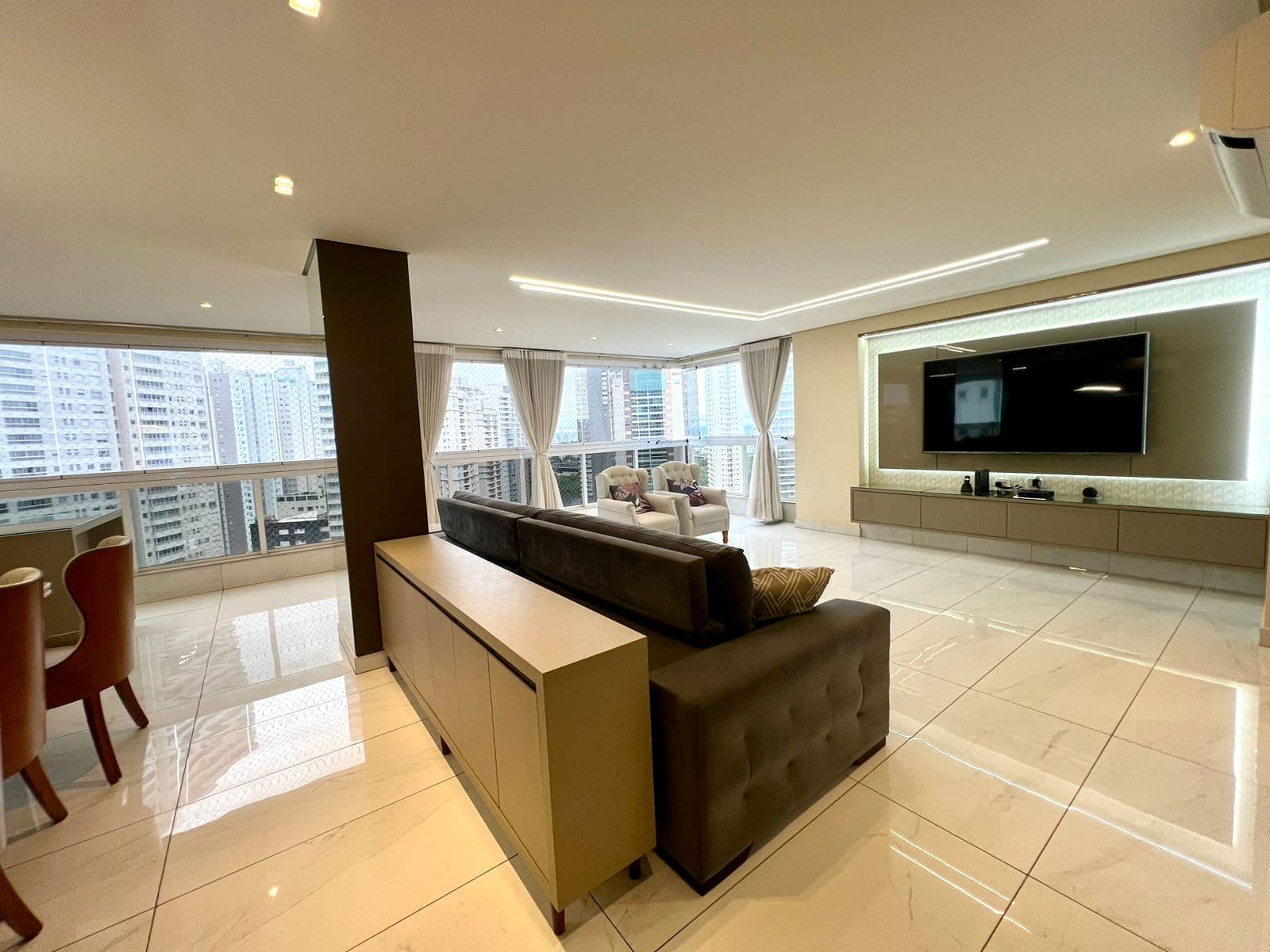 Apartamento 4 suítes plenas no Setor Jardim Goiás