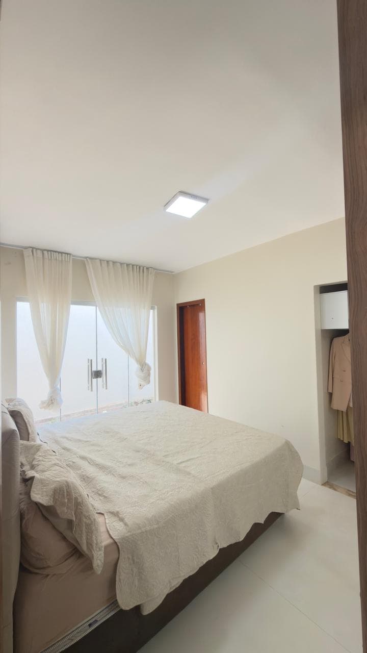 Casa com 2 quartos, suíte, closet e área de churrasqueira no Nova Olinda