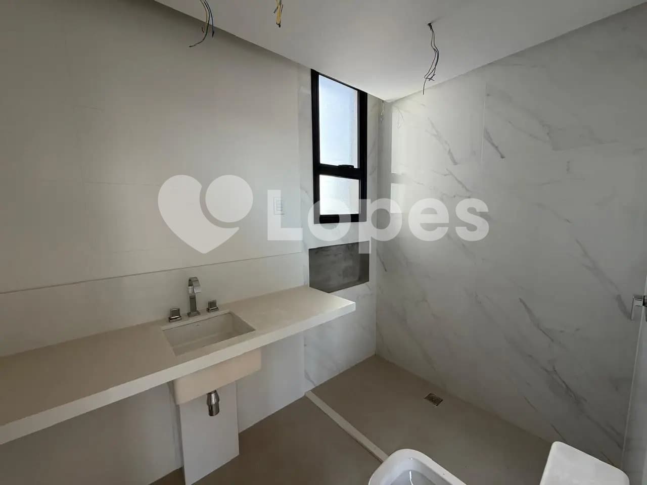 Apartamento 4 Suítes no Setor Oeste | Próximo à Praça do Sol e Lago das Rosas
