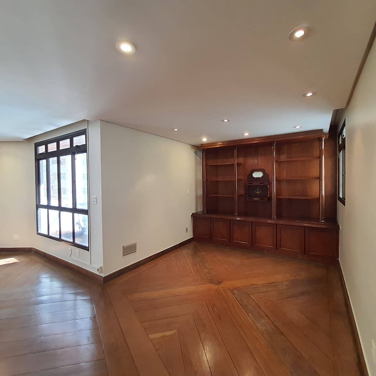 Apartamento com 325m² no Setor Bueno – 5 Quartos, 2 Suítes e Lazer Completo