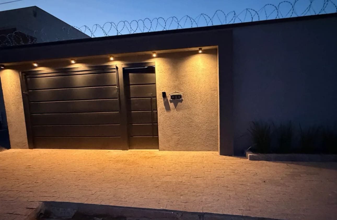 CASA PRÓXIMA AO GARAVELO SHOPPING 360M² DE LOTE
