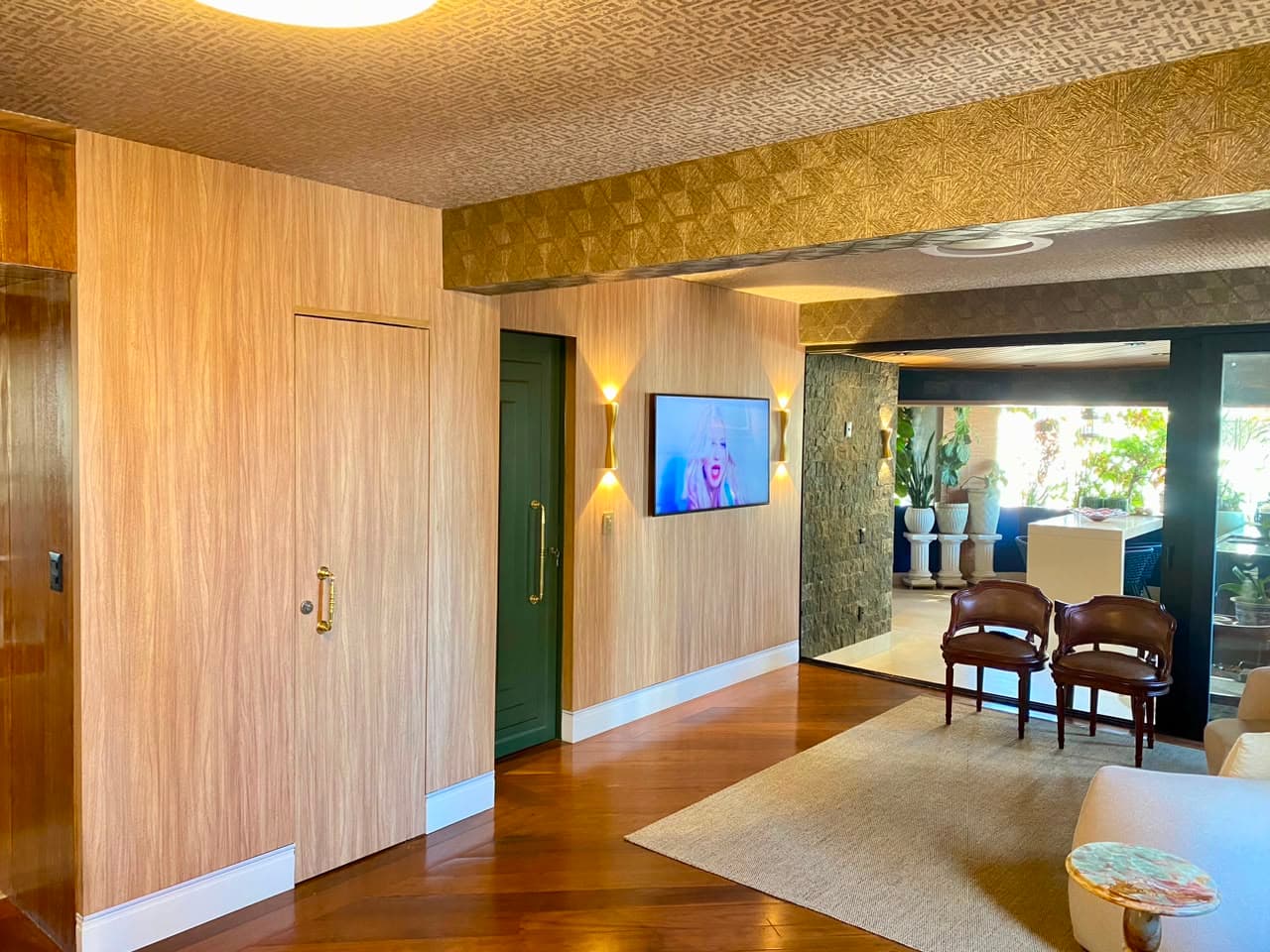 APARTAMENTO À VENDA NO SETOR OESTE 1 POR ANDAR