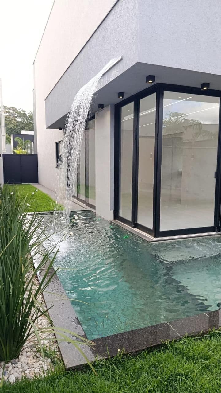 Sobrado no Parqueville Pinheiros de Alto Padrão à Venda - 3 Suites (1 master) - aquecimento solar