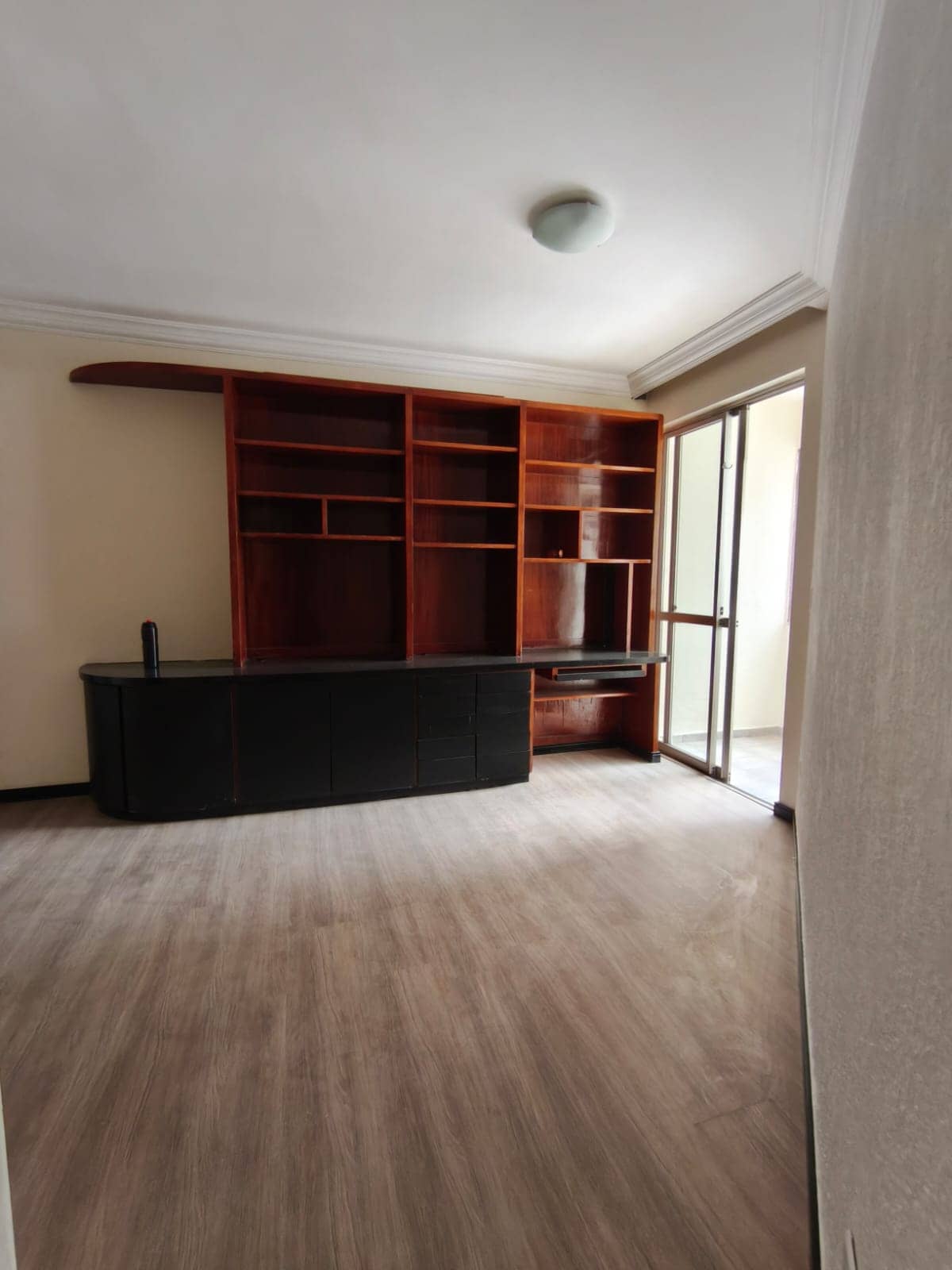 Opção exclusiva no Setor Bueno. Apartamento com SUÍTE, SACADA e LAZER!