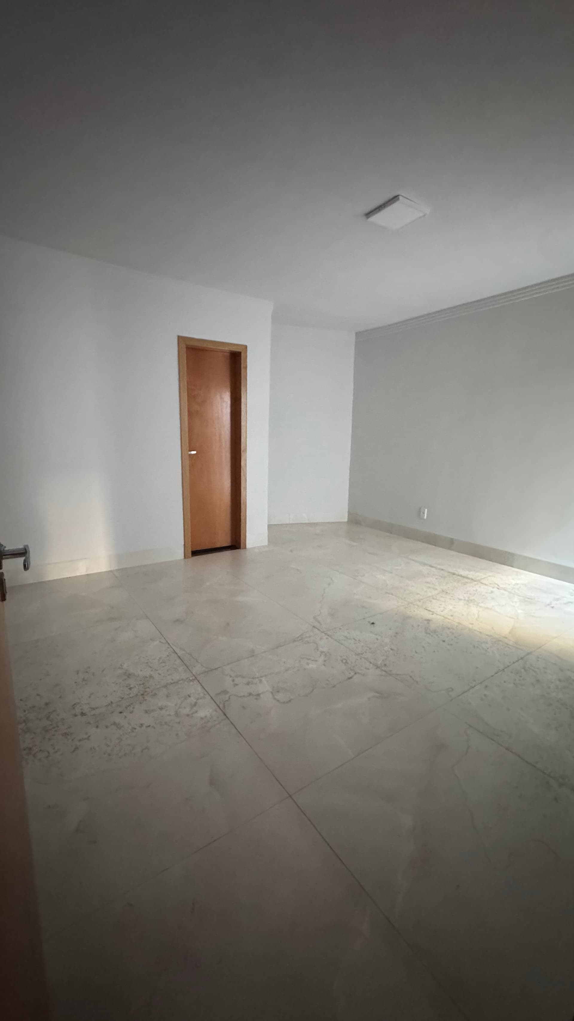 CASA 2 QUARTOS SENDO 1 SUITE NOROESTE