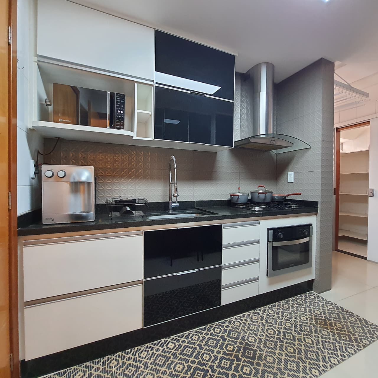 3 suítes, Mobiliado, 100 m2, 2 Vagas, Ed Ilha Murano