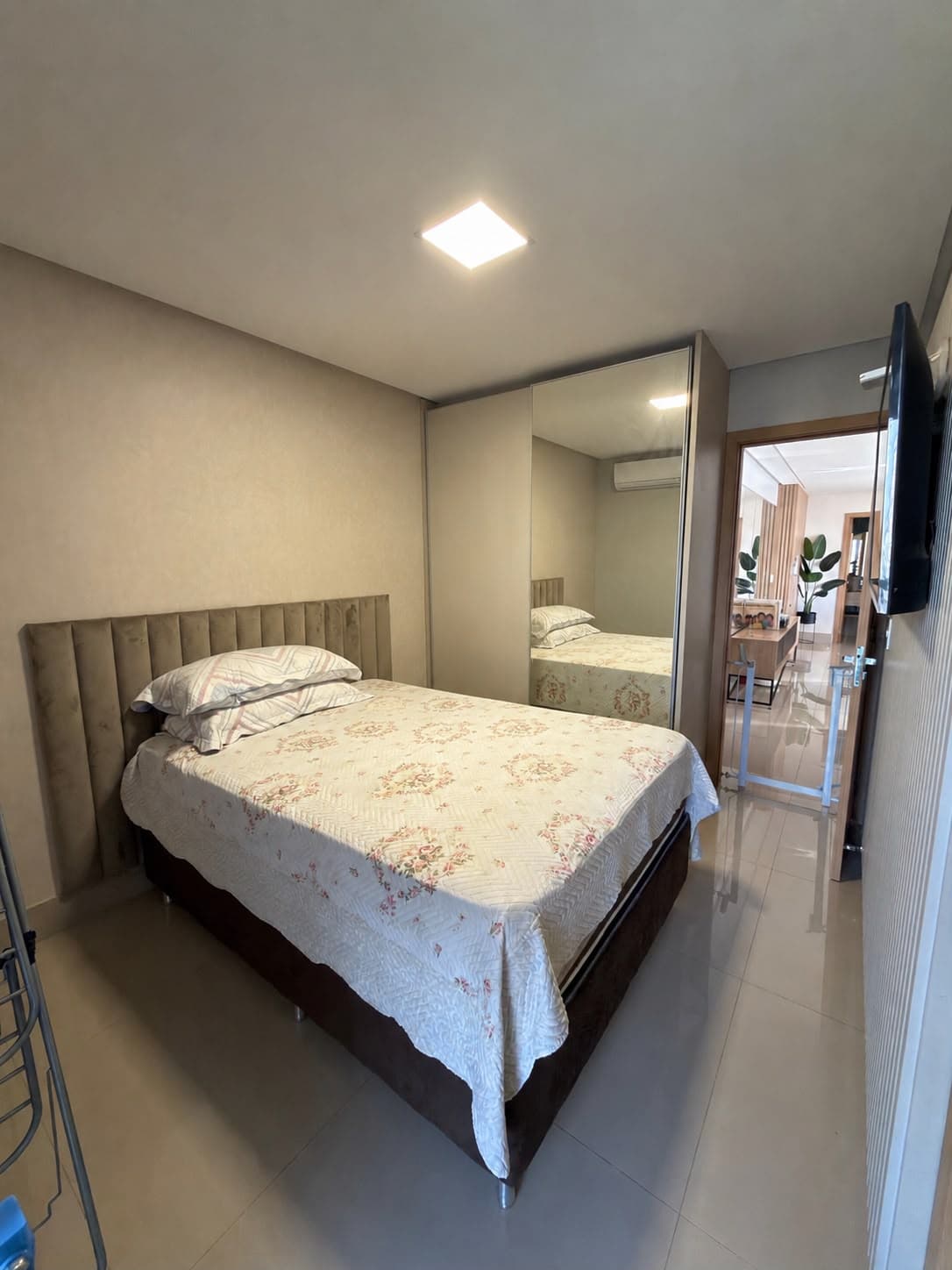 Apartamento 3 suítes 700m do Parque Vaca Brava