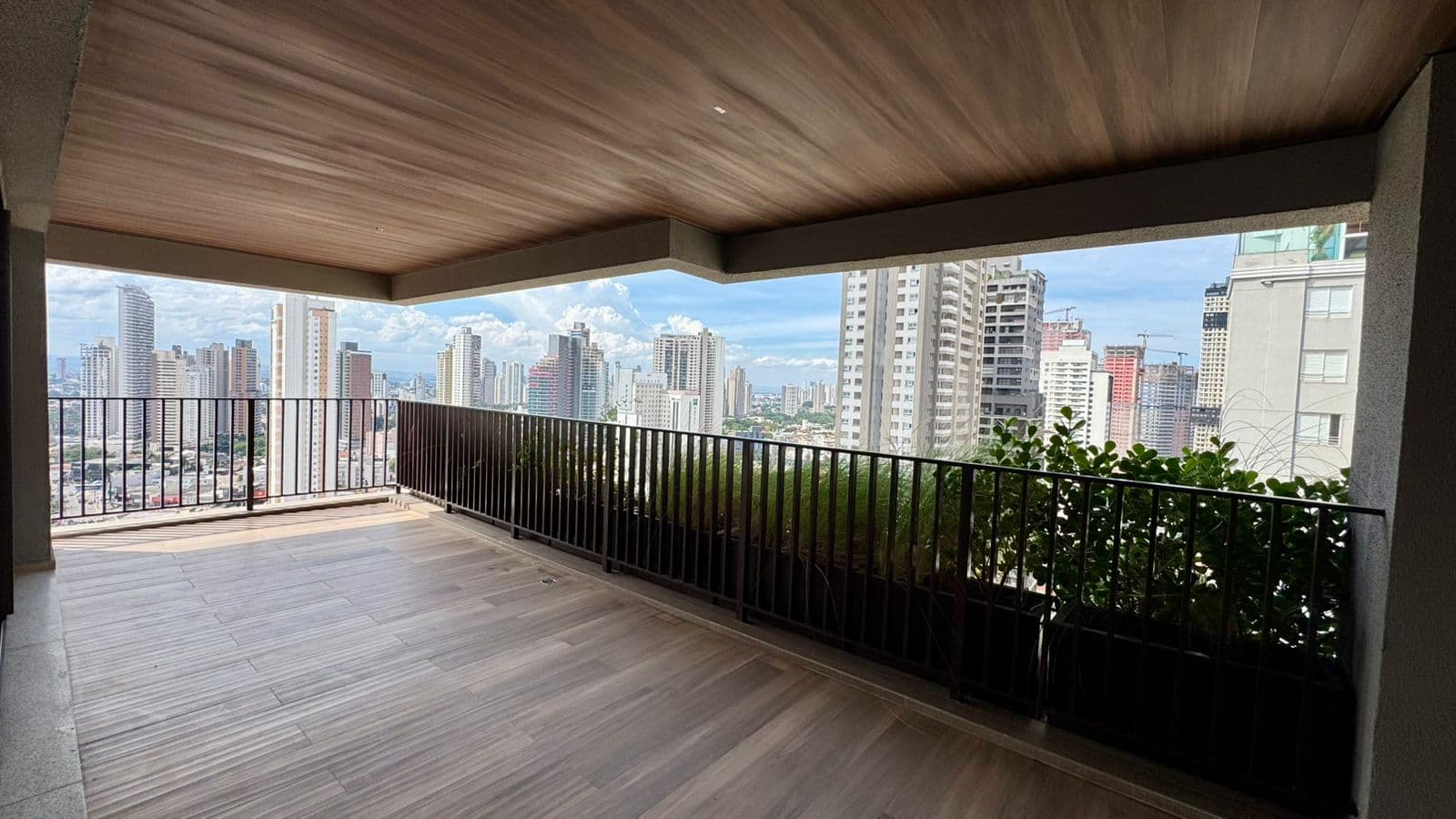 APARTAMENTO À VENDA NO SETOR BUENO DECK 23