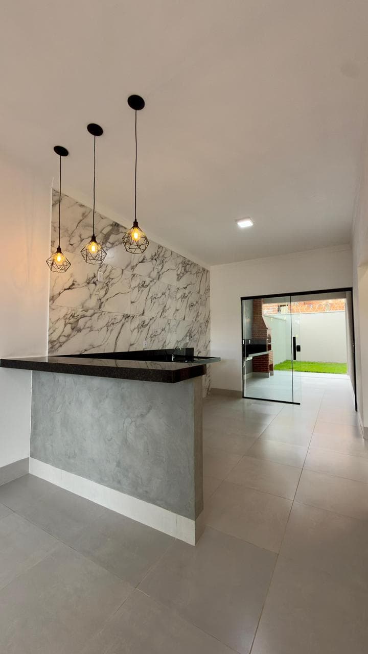 Casa com 2 quartos no Parque Montreal com quintal amplo