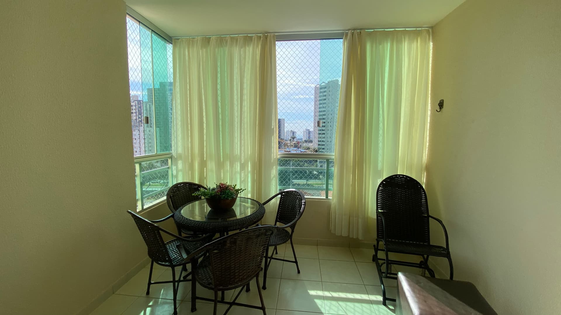 Apartamento com 3 quartos no Setor Bela Vista- Próximo UNIRV