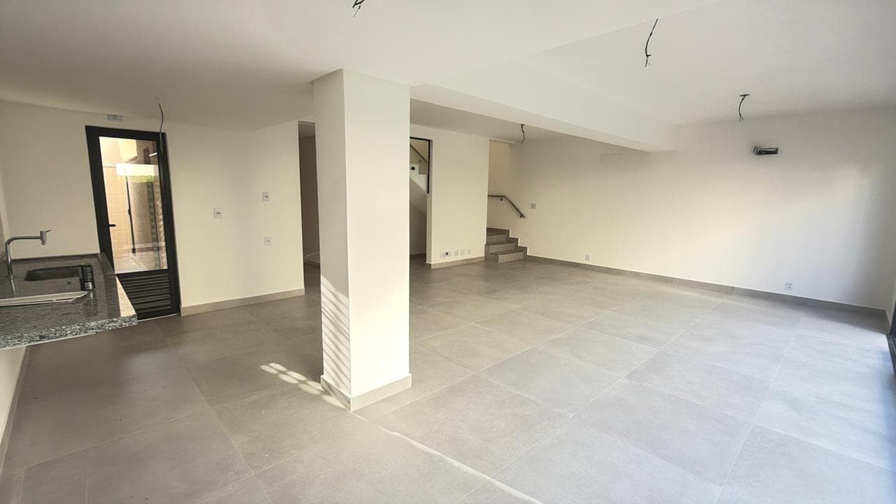 Jardins Lyon sobrado 4 quartos em frente à mata | Kit fachada Azaleia 1 e kit gourmet