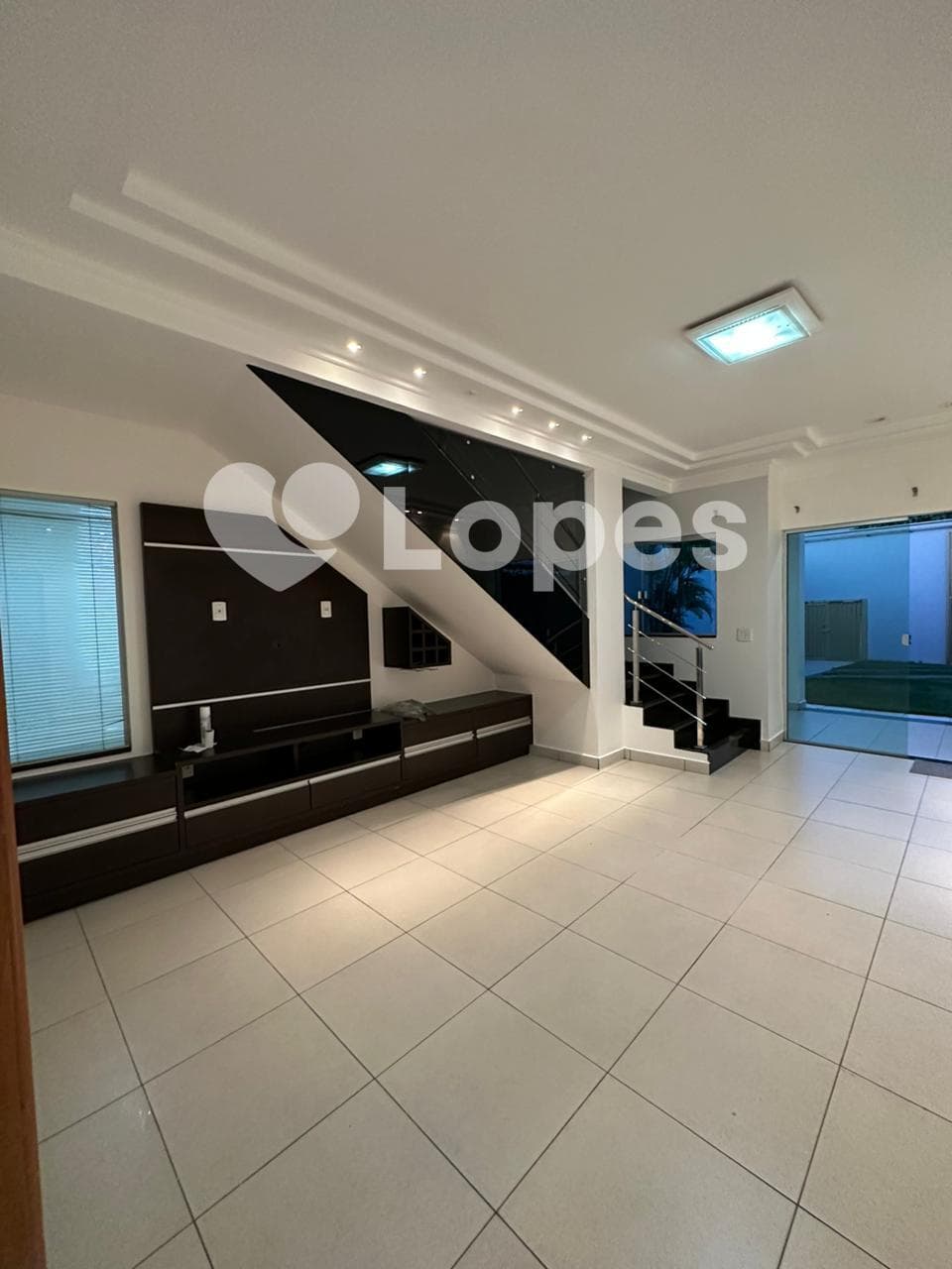Sobrado 4 Quartos à Venda no Parque das Amendoeiras, Goiânia – Próx. ao Atacadão