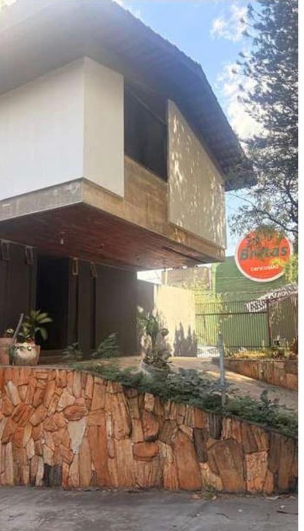 LOTE A VENDA NO SETOR BUENO AO LADO DO BRETAS