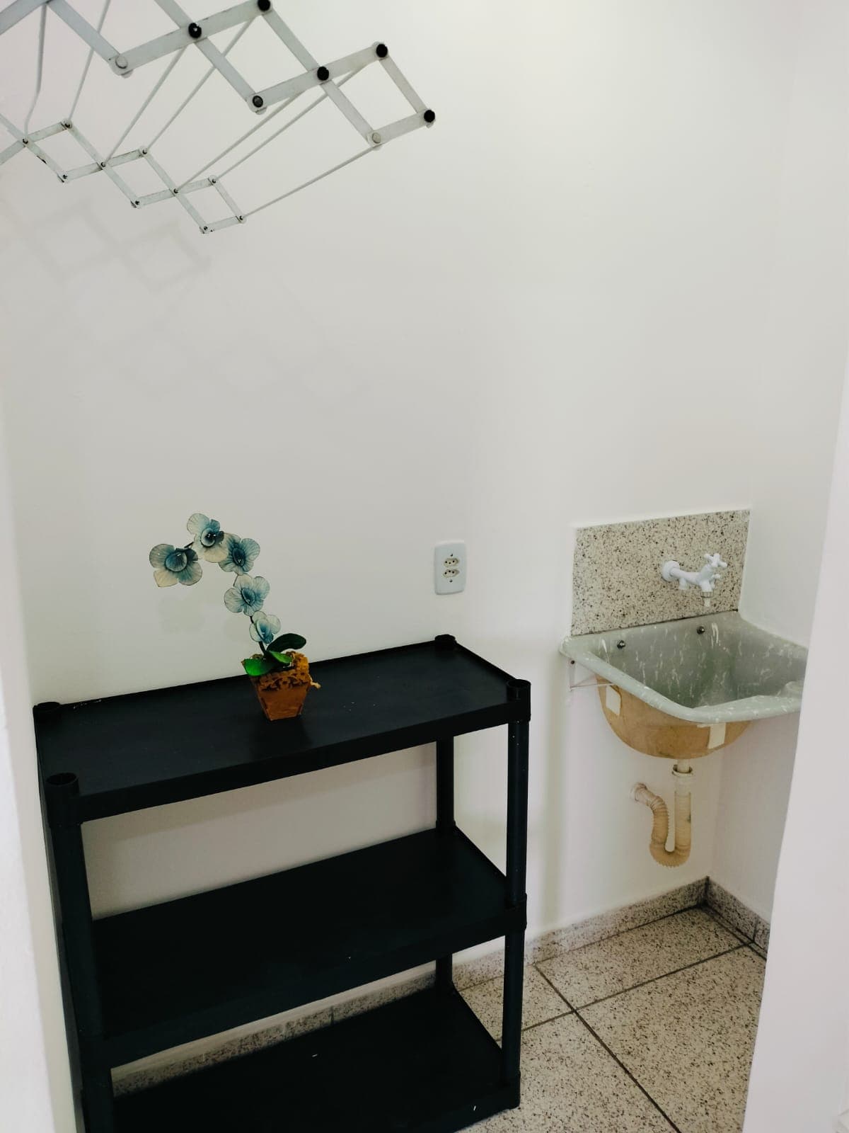 Imóvel com Kitnets e Casas para Renda- próximo Terminal Vila Brasília