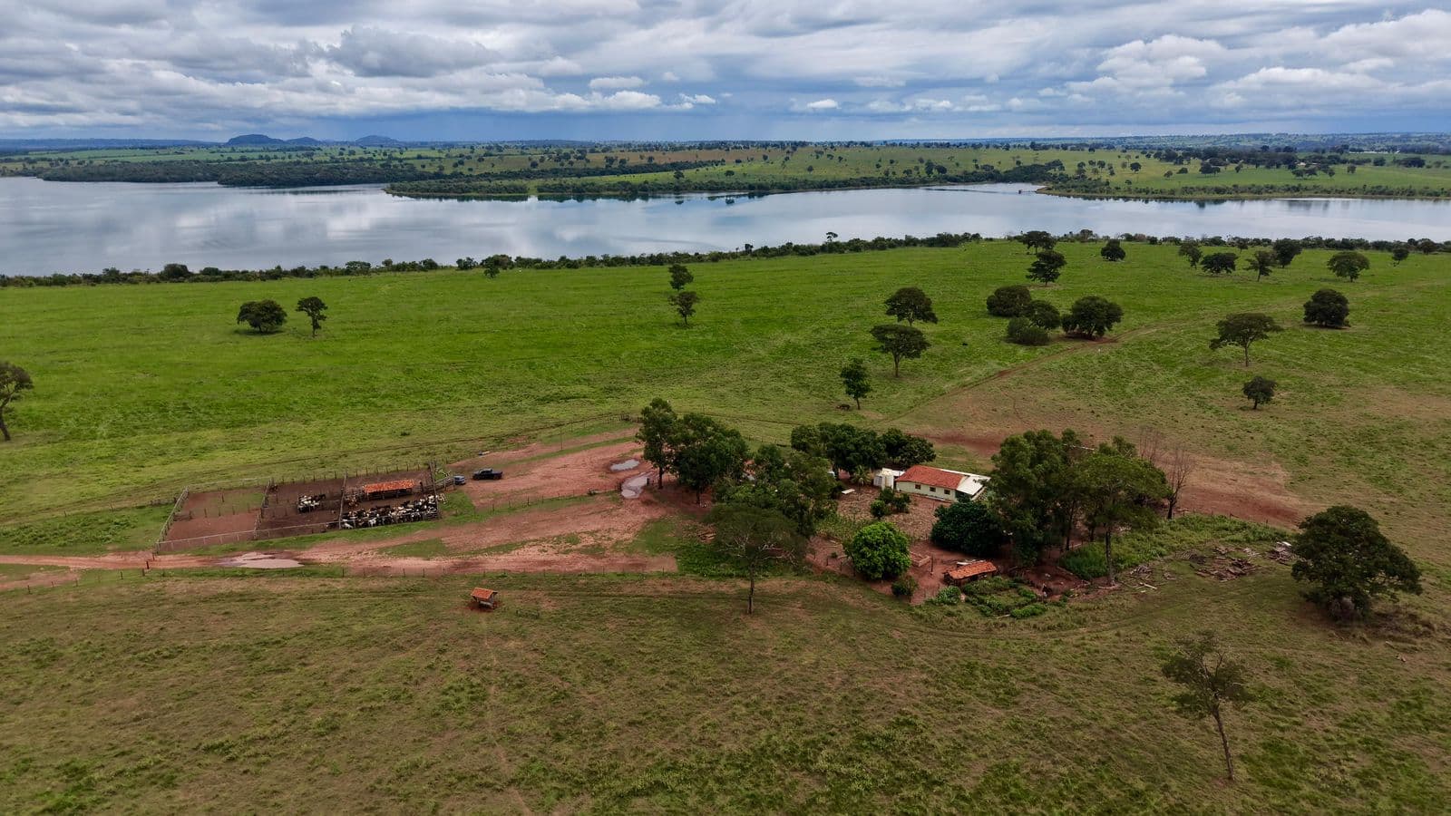 FAZENDA Á VENDA EM GOIÁS - 97 ALQUEIRES COM GRANDE DISPONIBILIDADE DE ÁGUA - DULPA APTIDÃO ÓTIMA ESTRUTURA PARA PECUÁRIA E AGRICULTURA