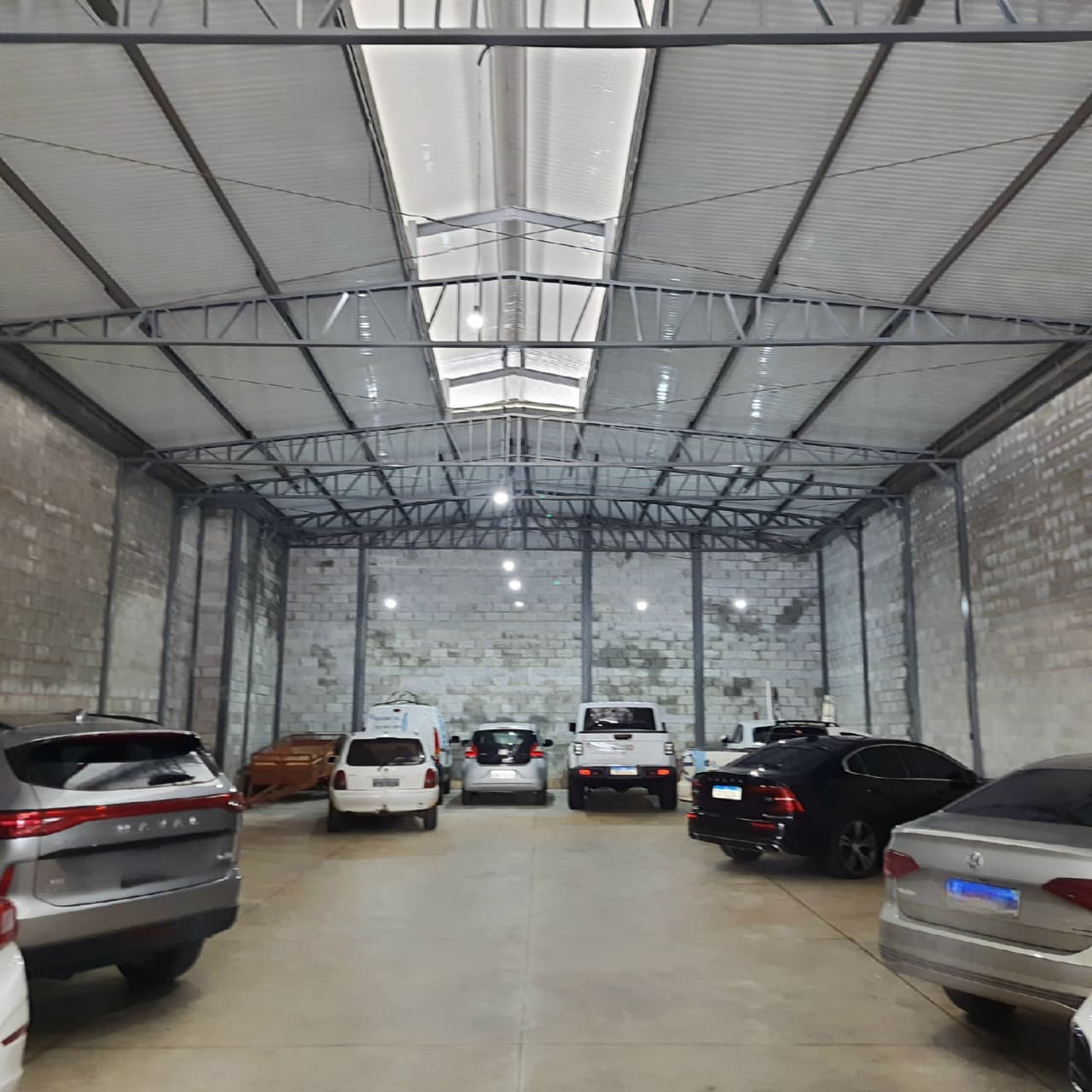 Galpão comercial no Setor Sul | 500m² | Estrutura moderna e versátil