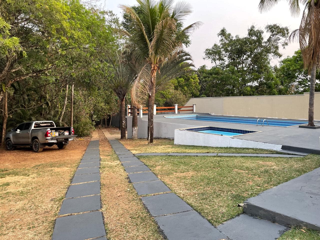 Chácara à Venda no Jardim dos Ipês, 1.000m² Piscinas, Mobiliada, Aparecida de Goiânia