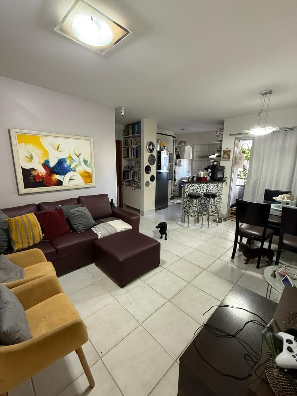 Apartamento à Venda no Jardim Goiás, 2 Quartos Uma suite completo armários, Sol Nascente, Jd Goias