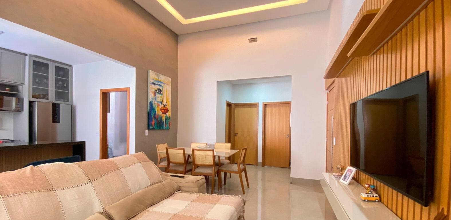 CASA À VENDA JARDIM ITAIPU 3 QUARTOS COM PISCINA