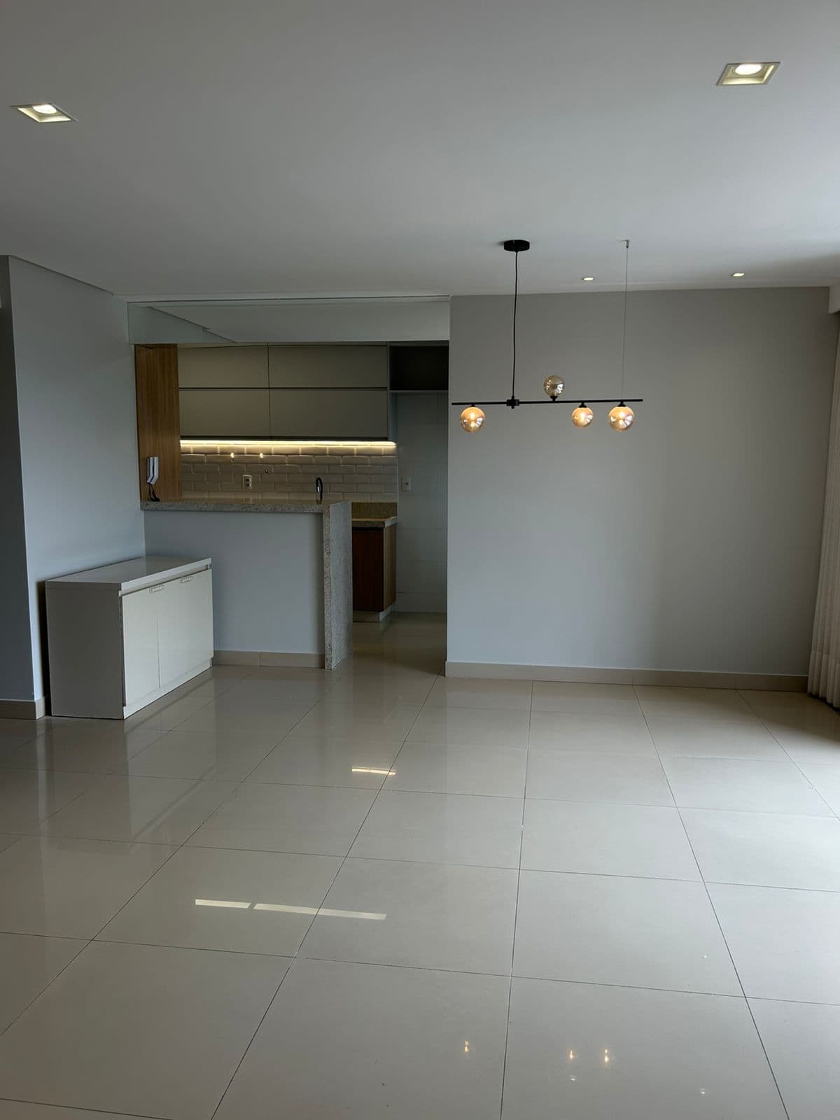 Apartamento 3 suítes 95m² excelente localização no bueno