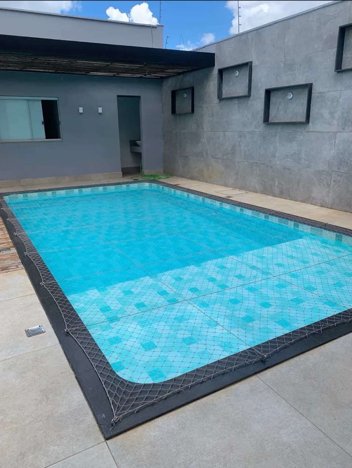 SOBRADO SETOR JAÓ DE ALTO PADRÃO À VENDA COM PISCINA