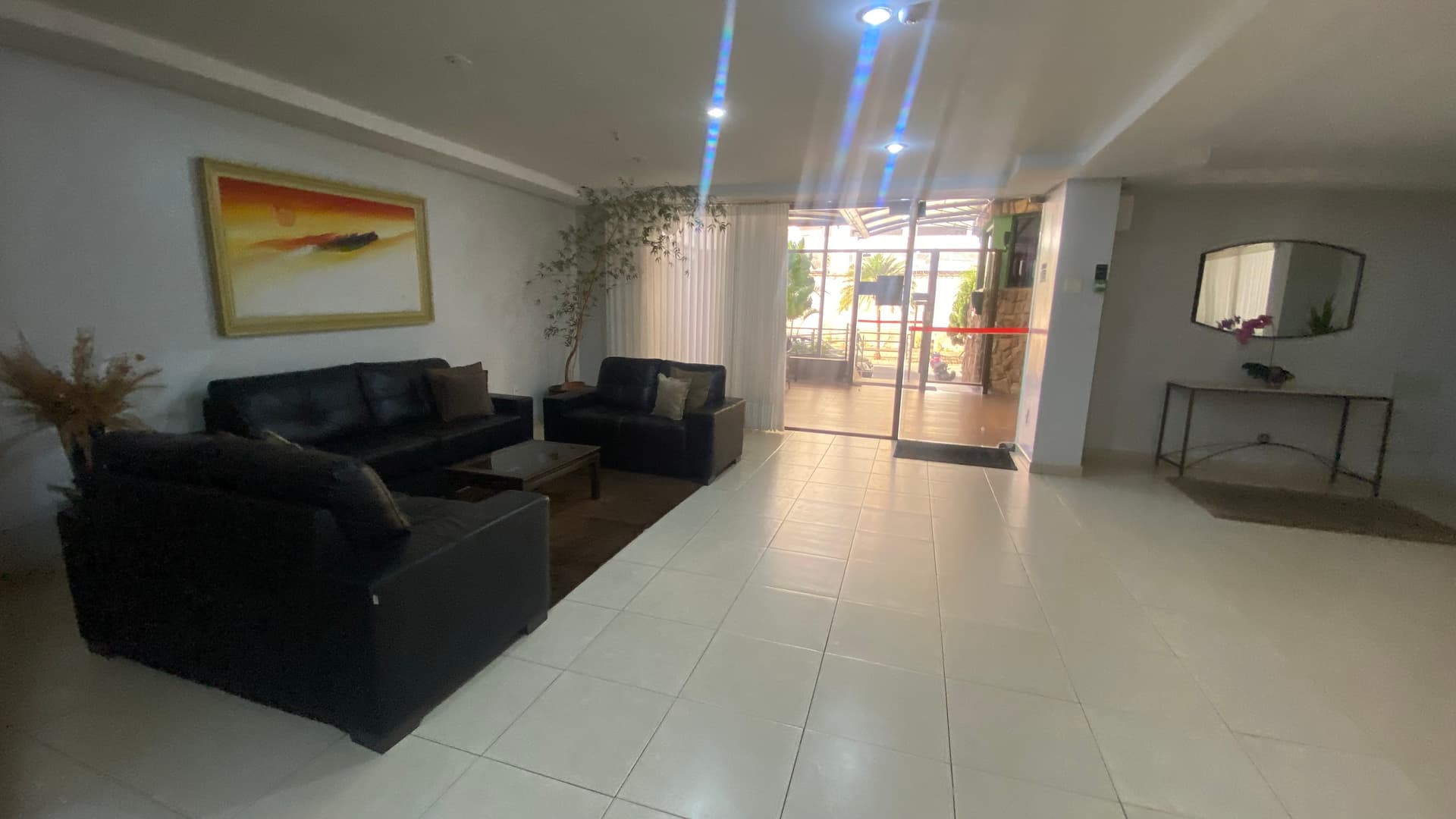 Apartamento com 2 quartos sendo 1 suite próximo UNIRV